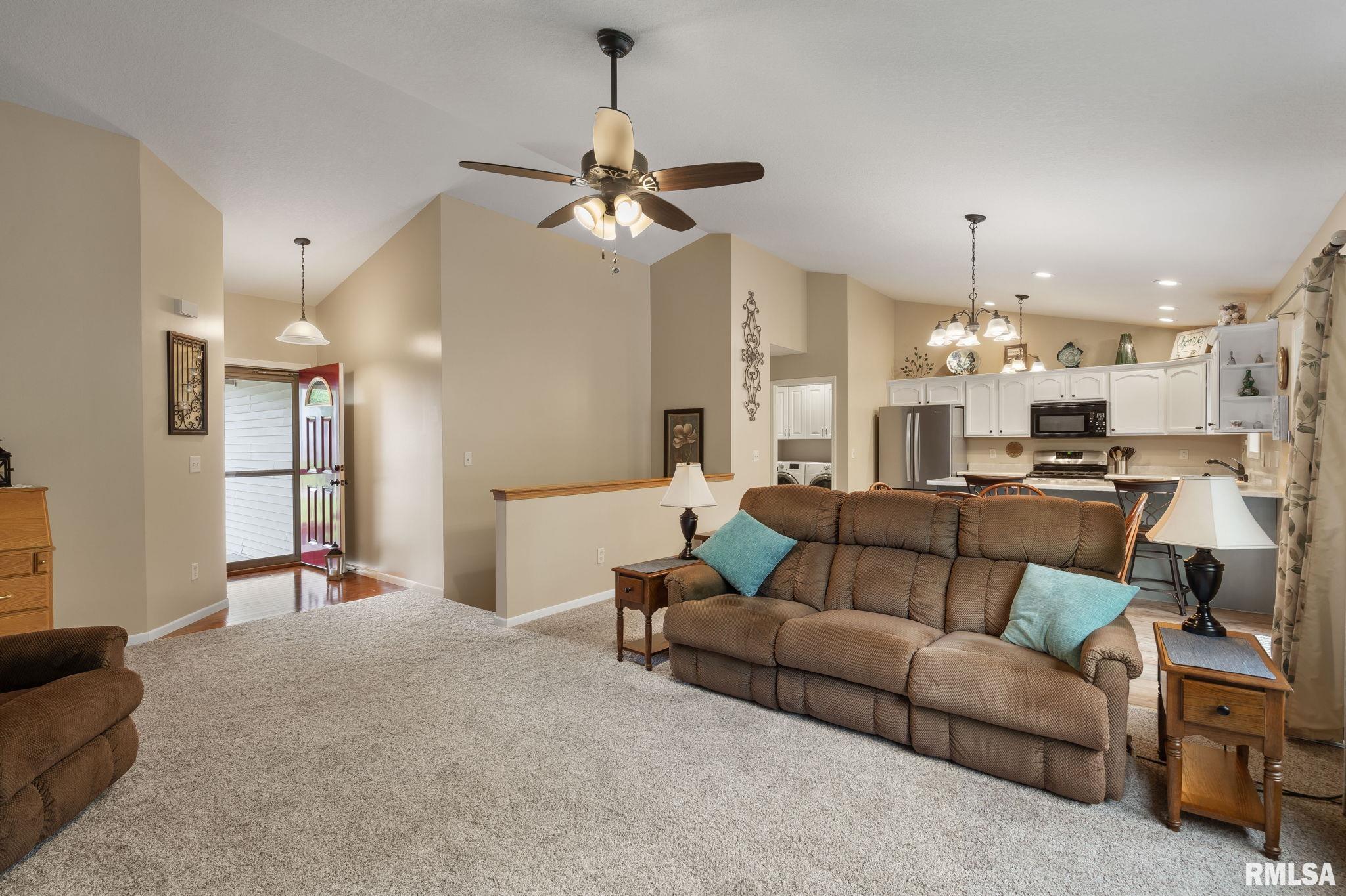 1439 Zenith Court, Davenport, Iowa image 5