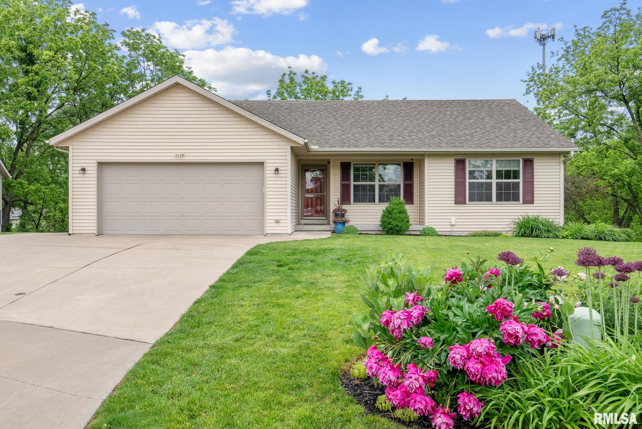 1439 Zenith Court, Davenport, Iowa image 1