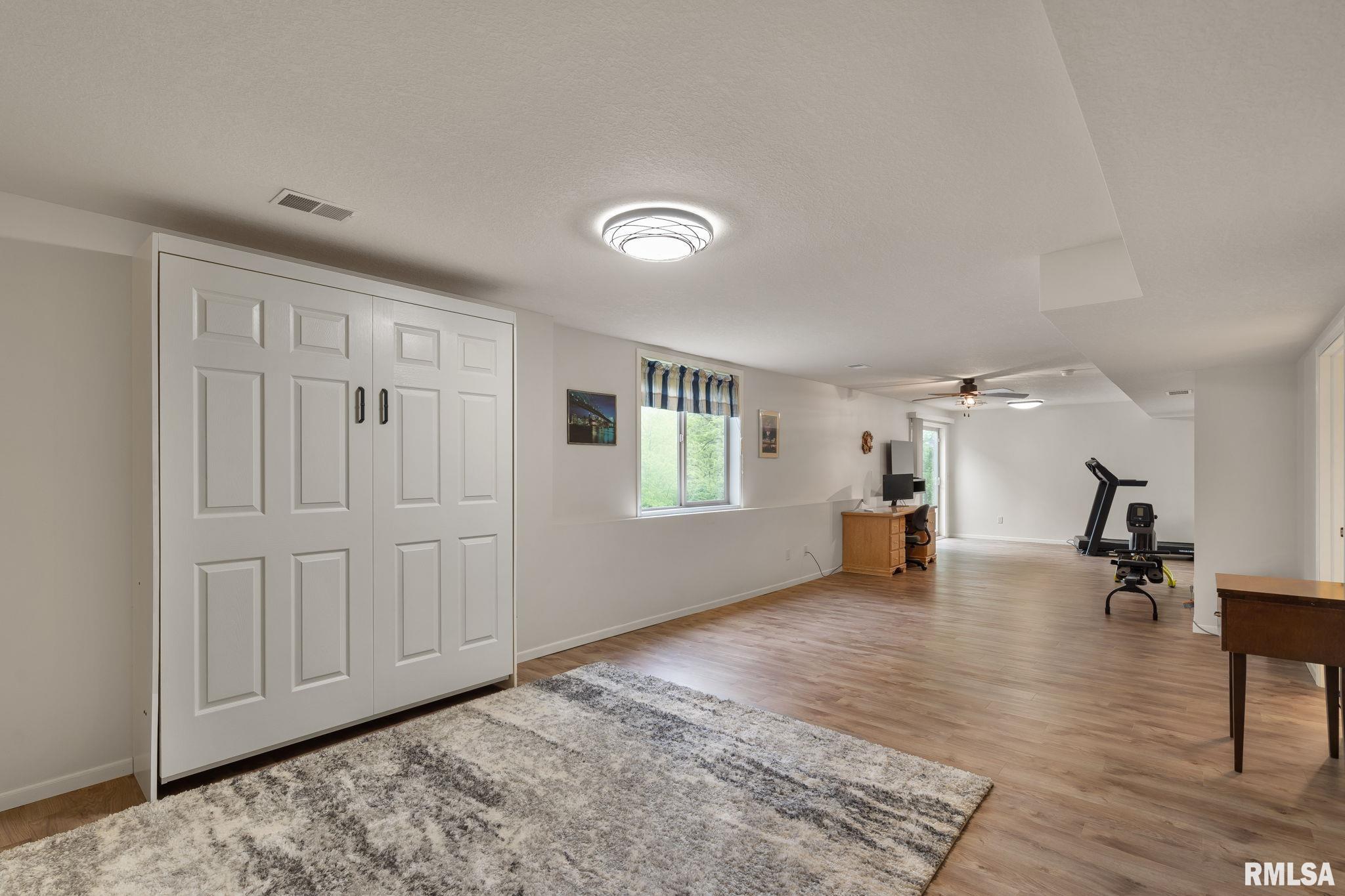 1439 Zenith Court, Davenport, Iowa image 21