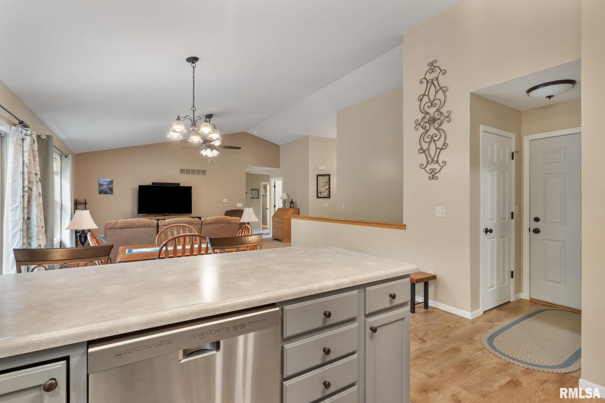 1439 Zenith Court, Davenport, Iowa image 11