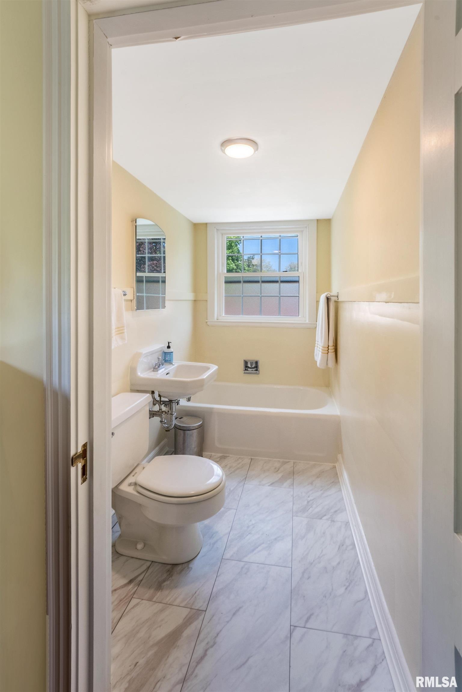 2615 12th Street, Moline, Illinois image 33