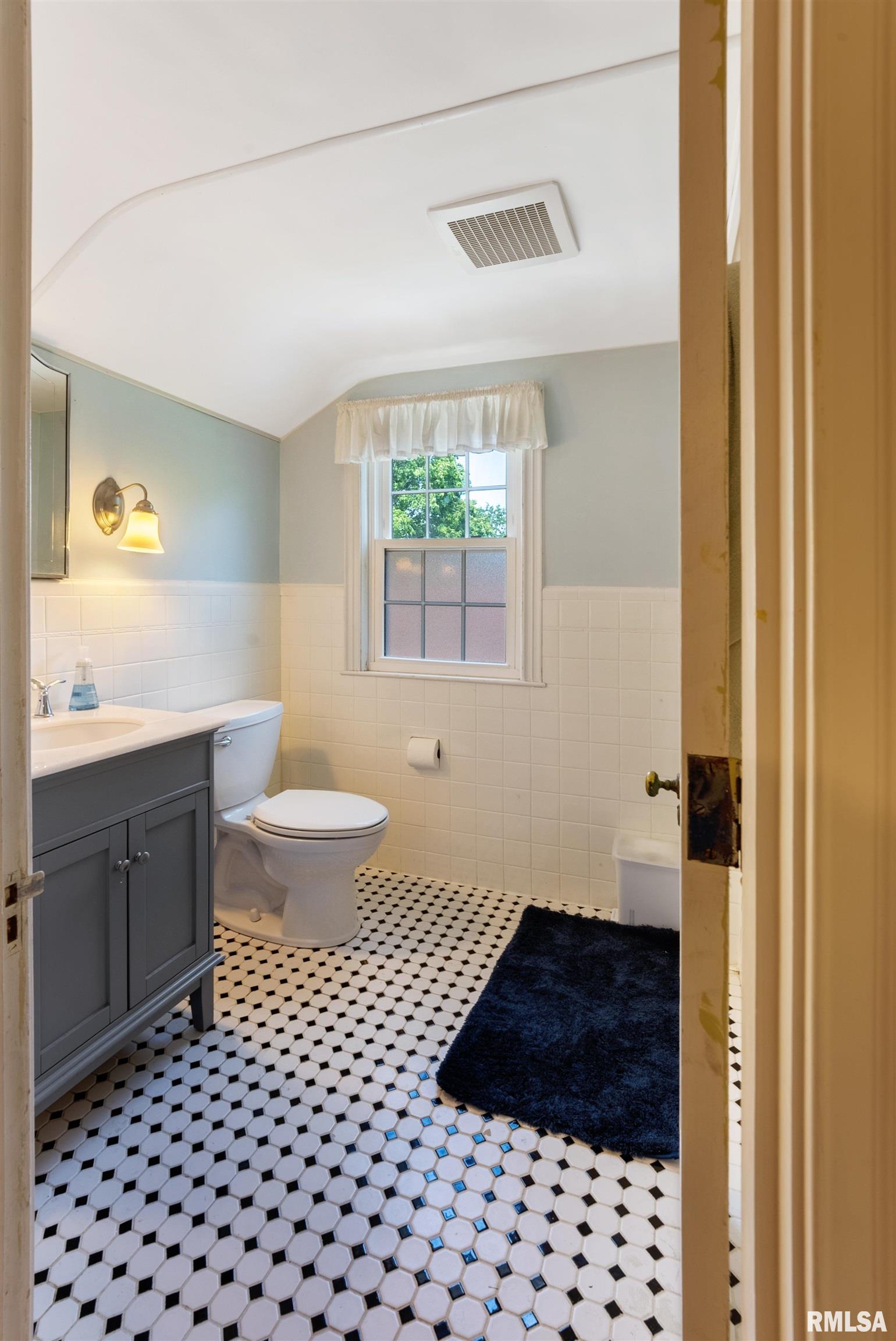 2615 12th Street, Moline, Illinois image 29