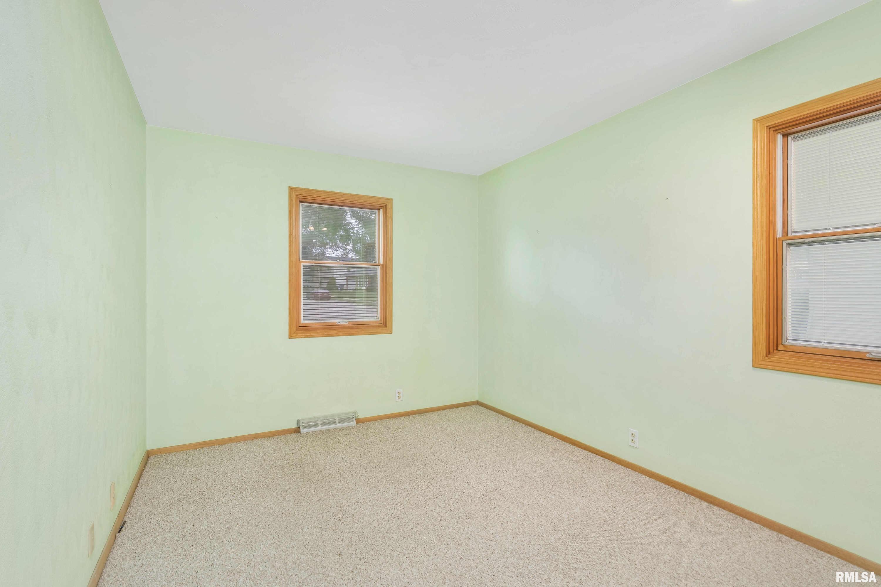 2343 N Clark Street, Davenport, Iowa image 18