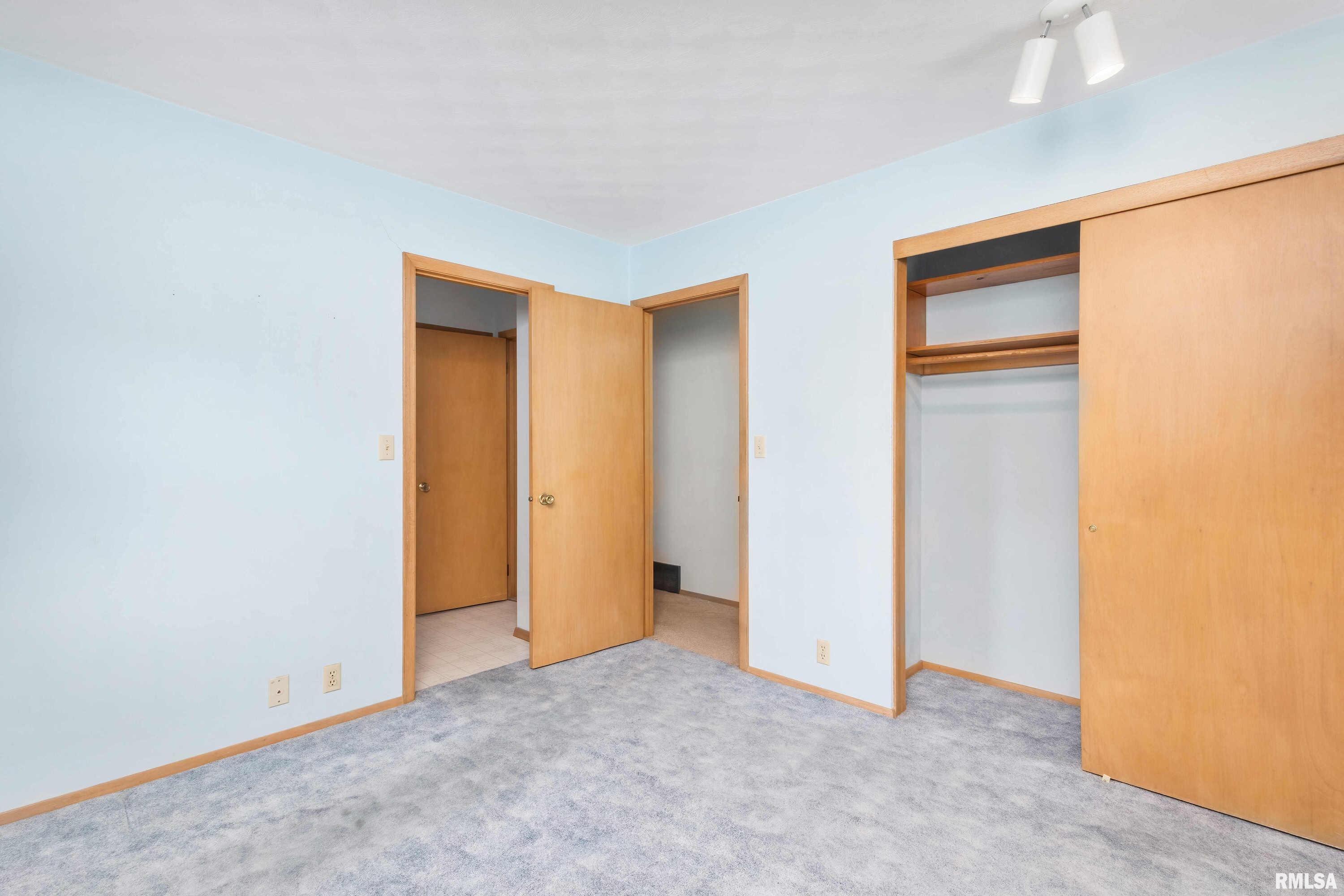 2343 N Clark Street, Davenport, Iowa image 17