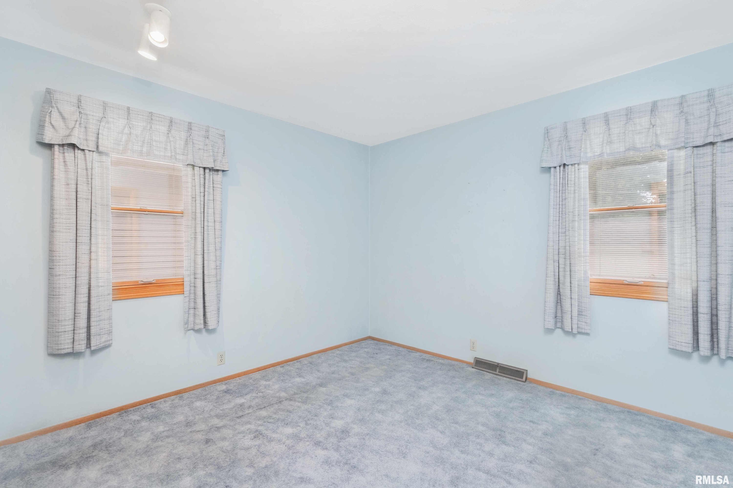 2343 N Clark Street, Davenport, Iowa image 16