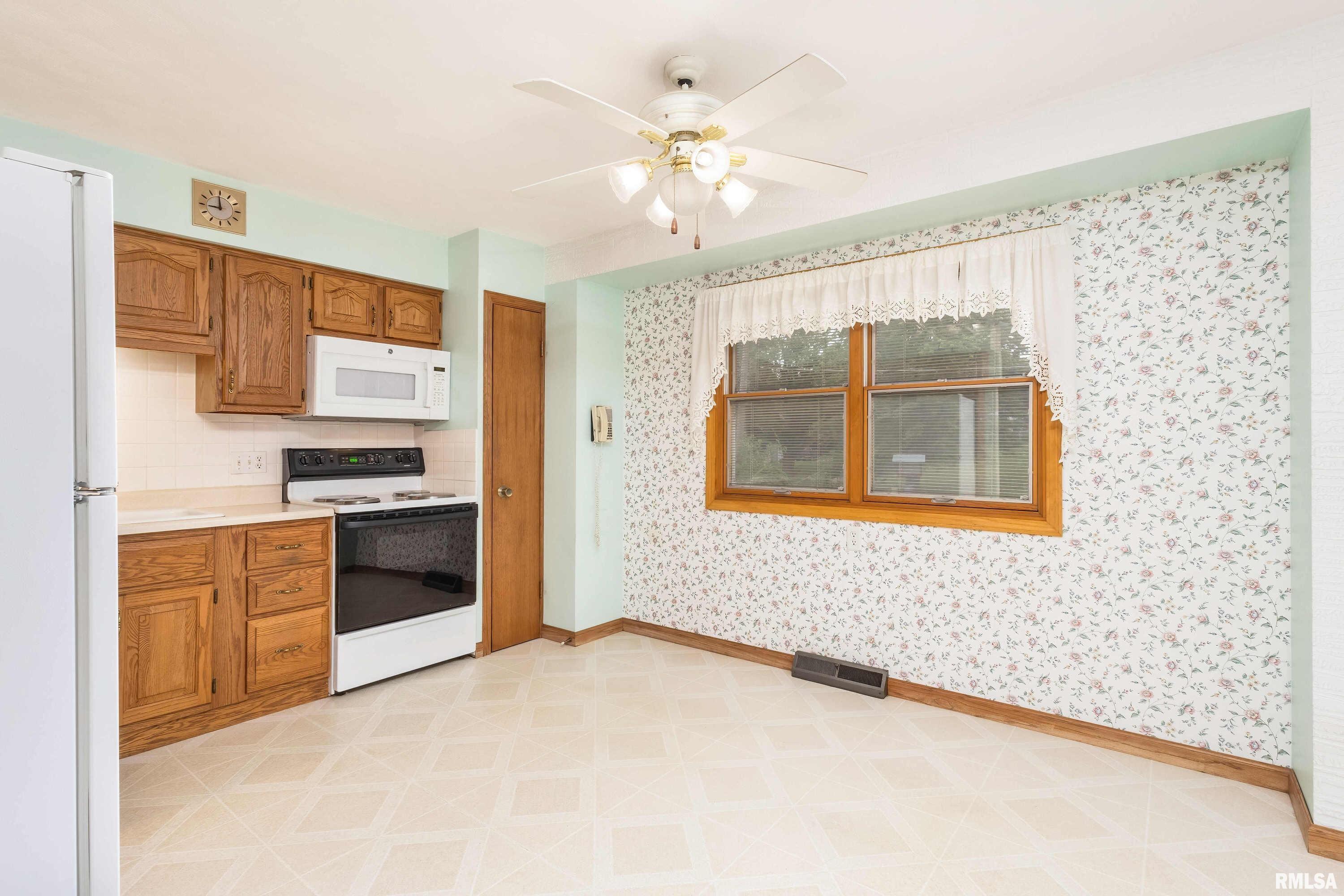 2343 N Clark Street, Davenport, Iowa image 6