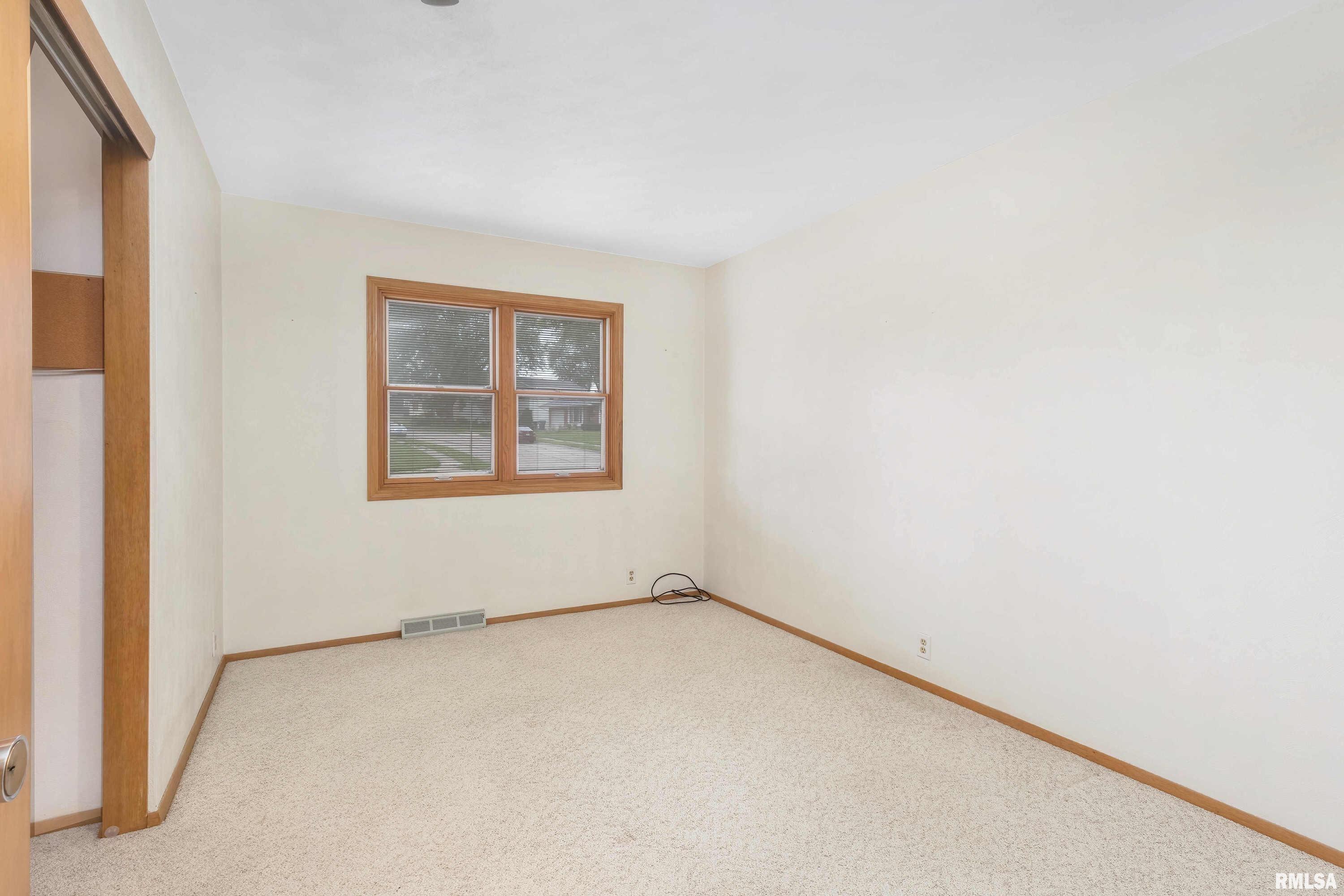 2343 N Clark Street, Davenport, Iowa image 11