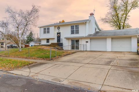 Homes For Sale - 120 Douglas Road<br/> Marquette Heights, IL 61554