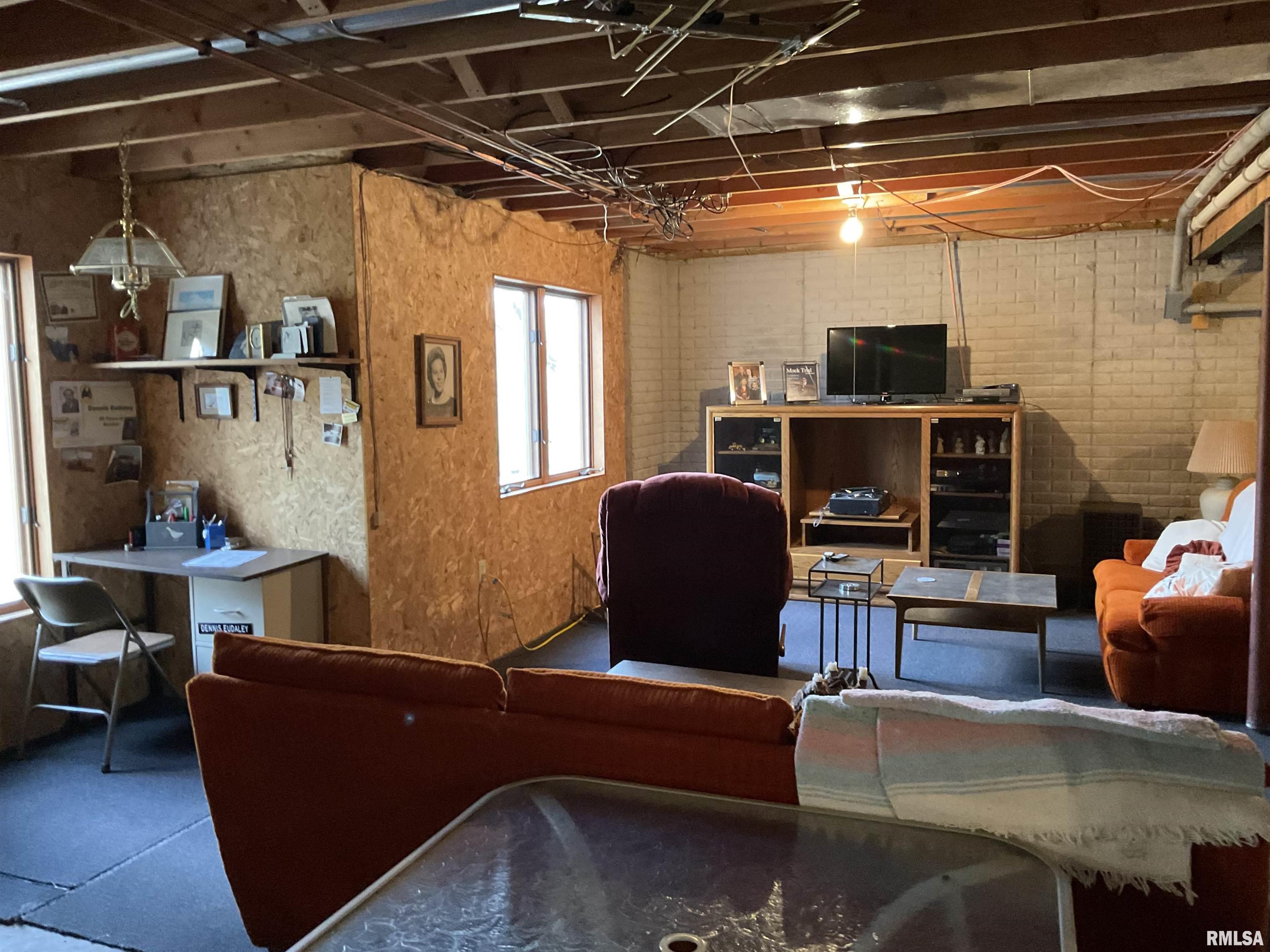 22110 282nd Avenue, Le Claire, Iowa image 38