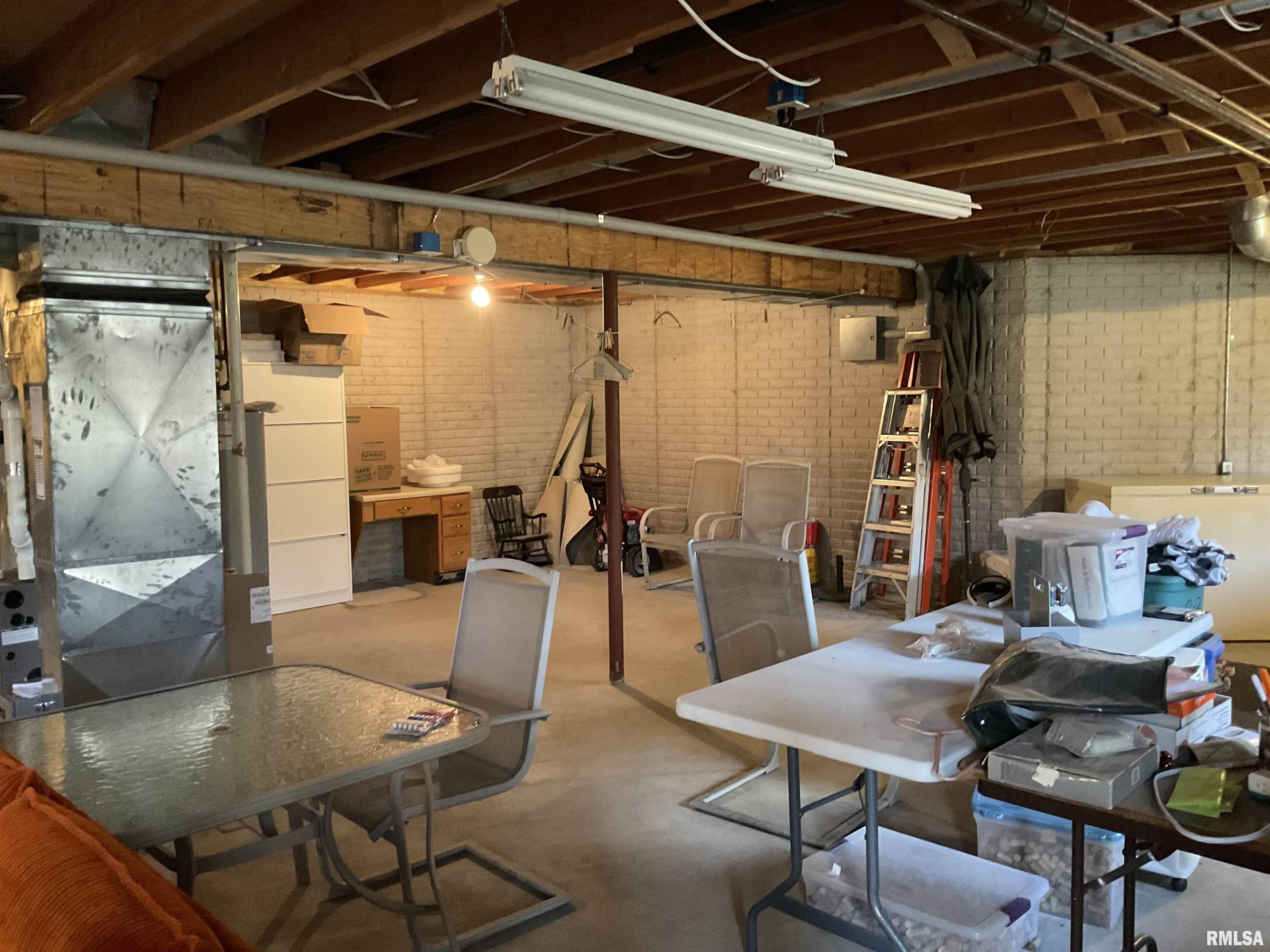 22110 282nd Avenue, Le Claire, Iowa image 39