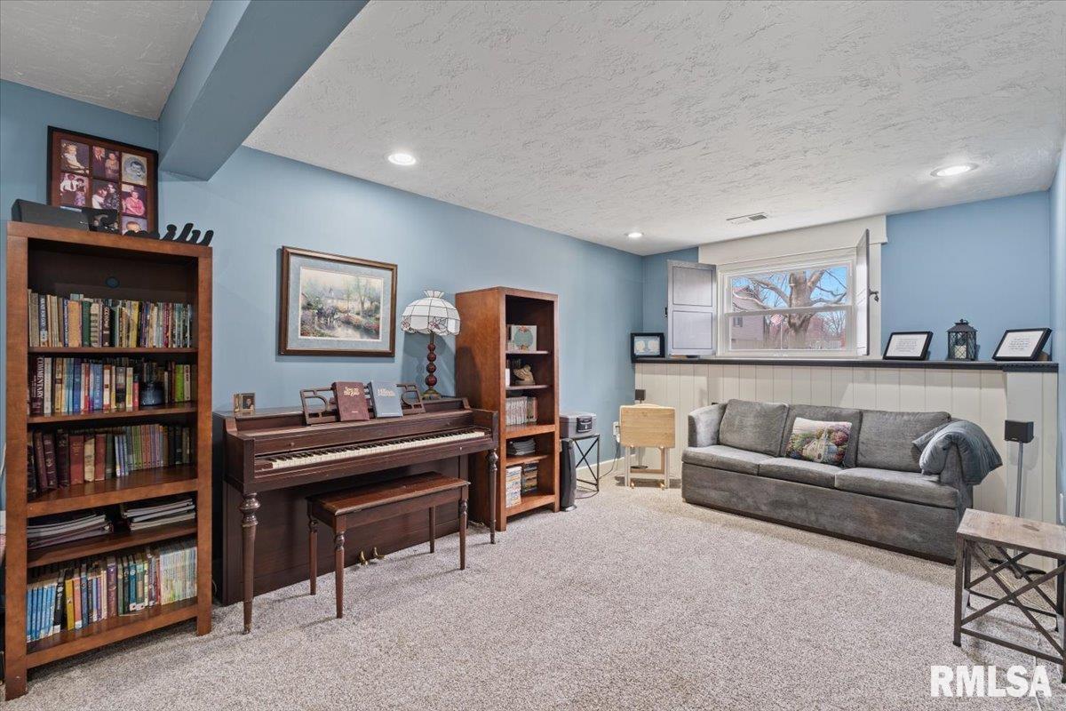 2233 N Pioneer Street, Davenport, Iowa image 31