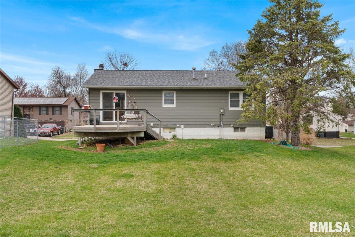 2233 N Pioneer Street, Davenport, Iowa image 37