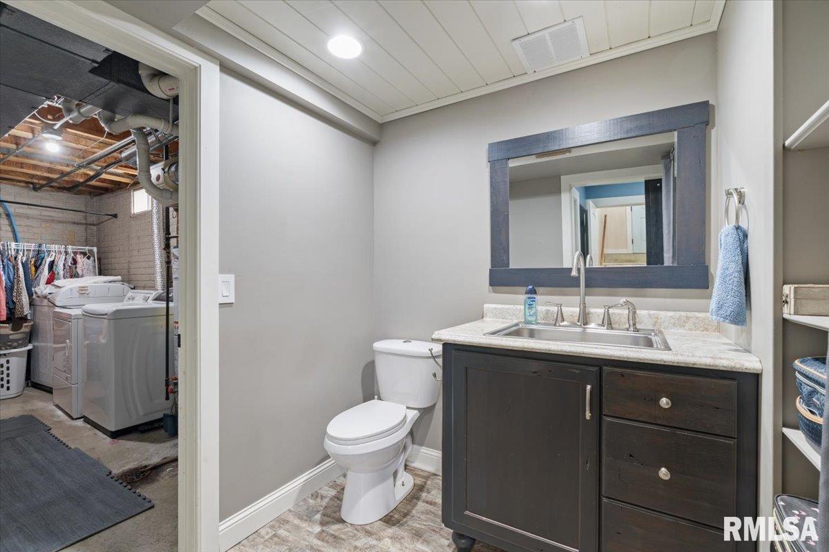 2233 N Pioneer Street, Davenport, Iowa image 33