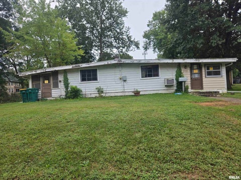 Homes For Sale - 1125 W Calhoun Street<br/> Macomb, IL 61455