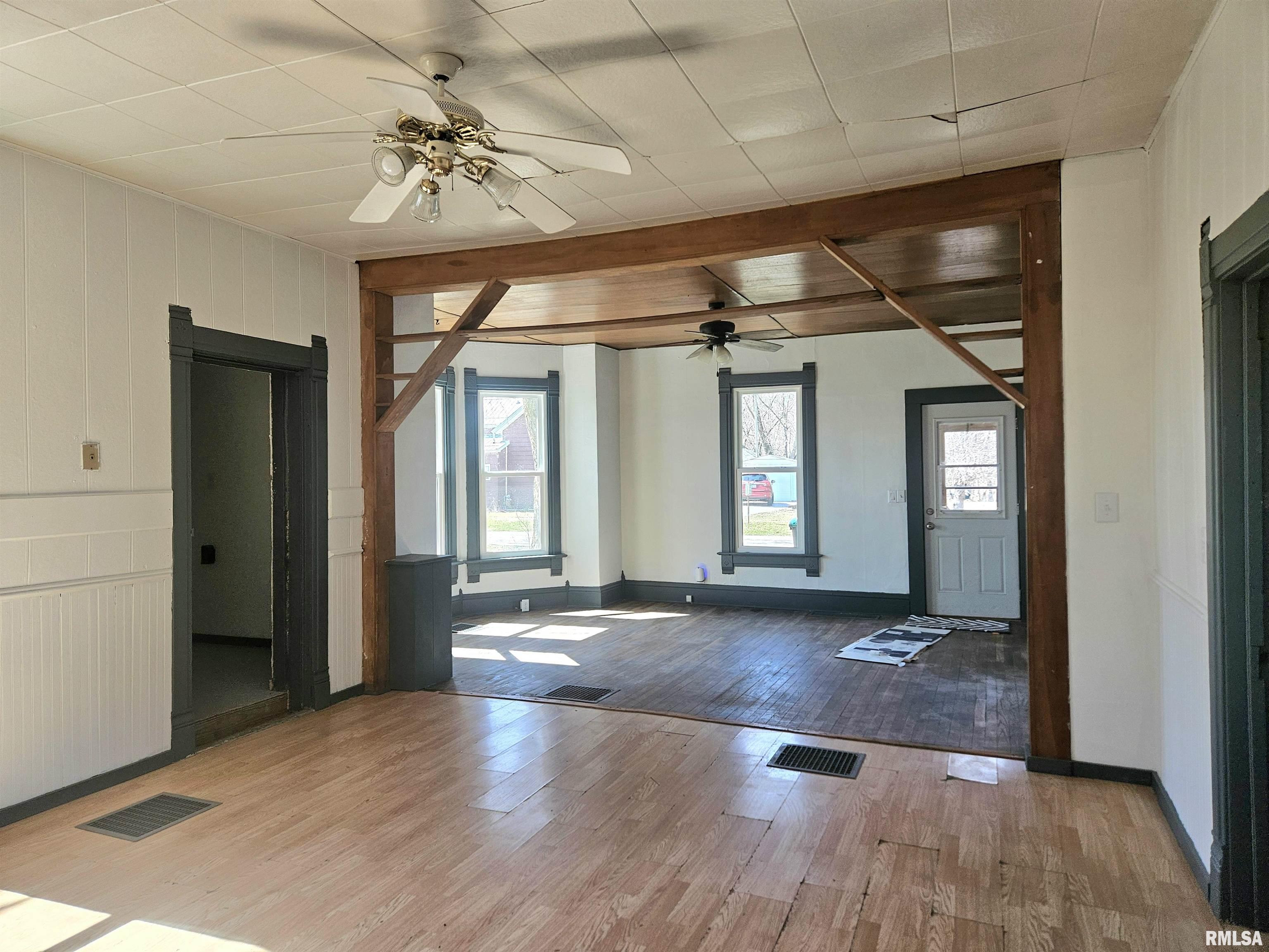 1219 S Walnut Street, West Liberty, Iowa image 4