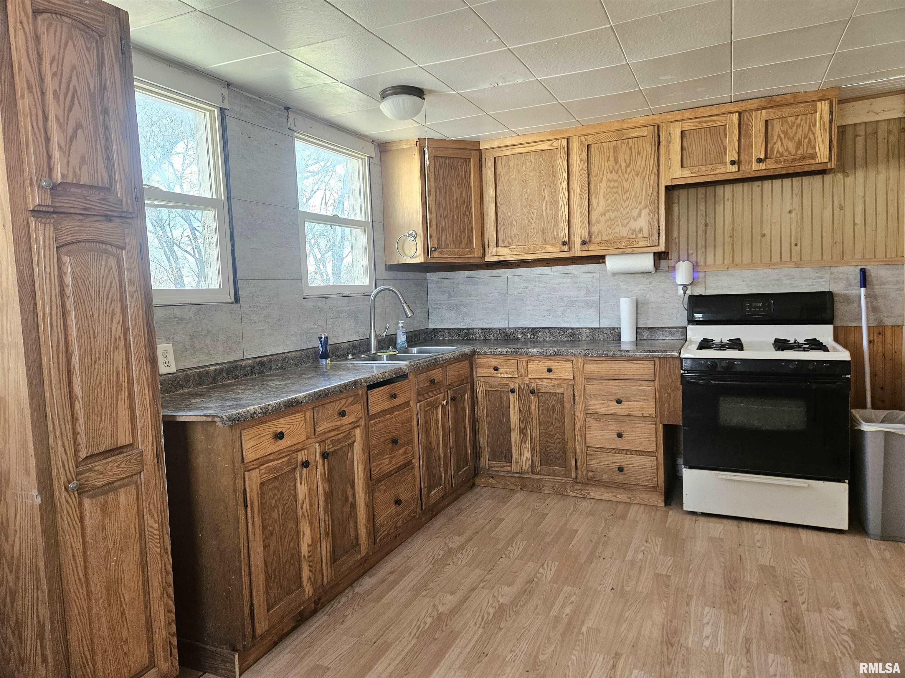 1219 S Walnut Street, West Liberty, Iowa image 3