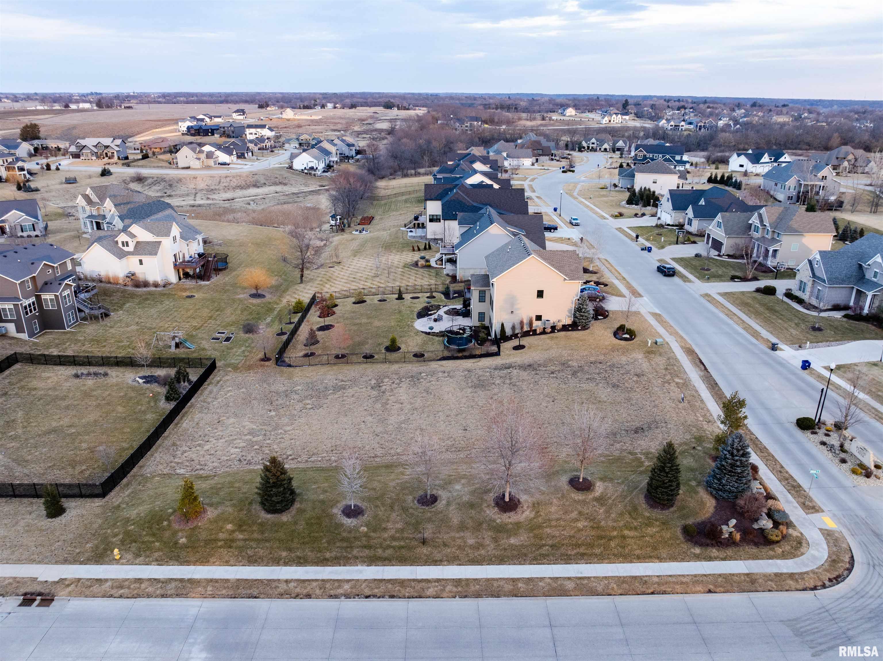 5856 Settlers Pointe Circle, Bettendorf, Iowa image 8