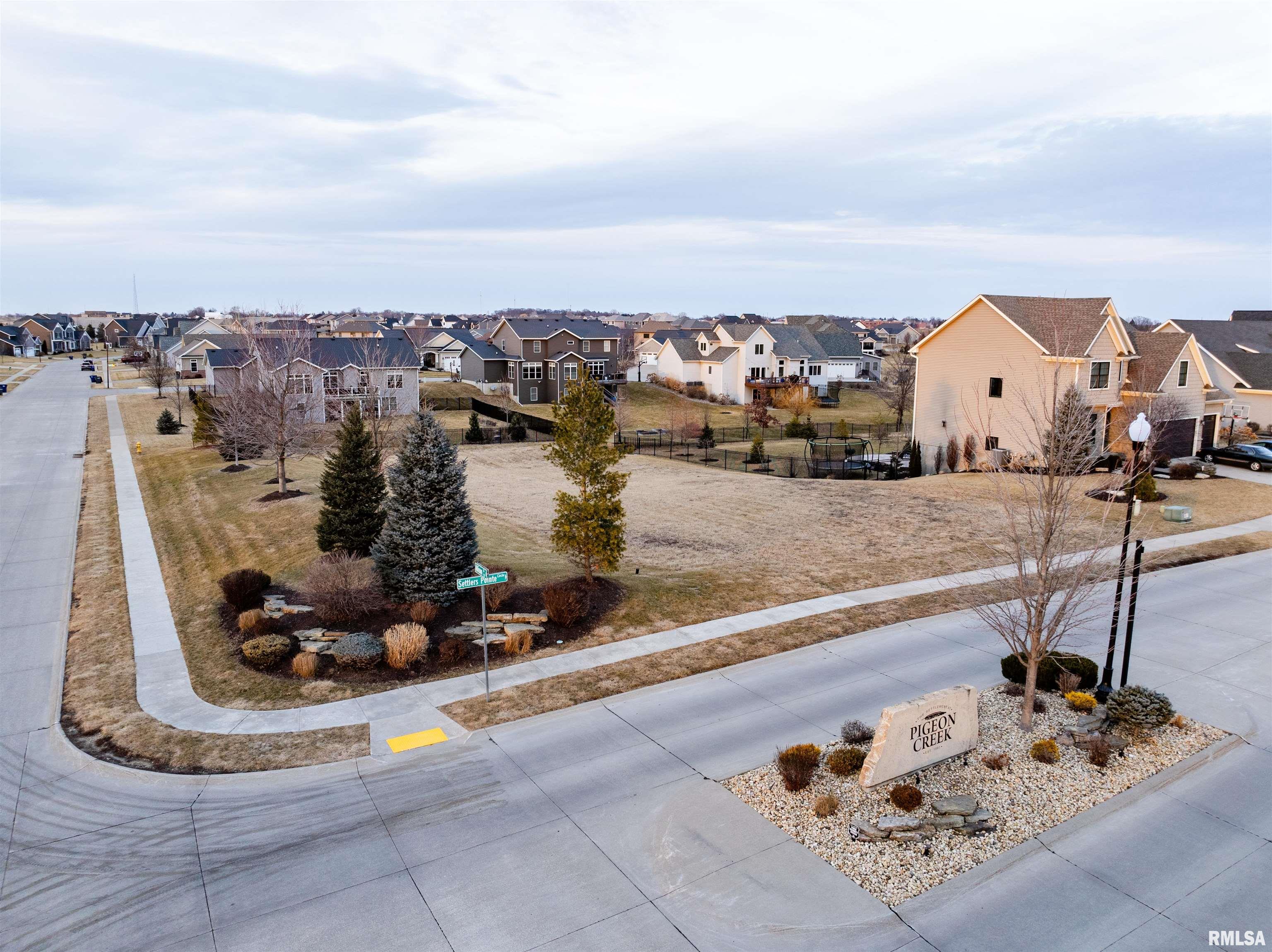 5856 Settlers Pointe Circle, Bettendorf, Iowa image 9