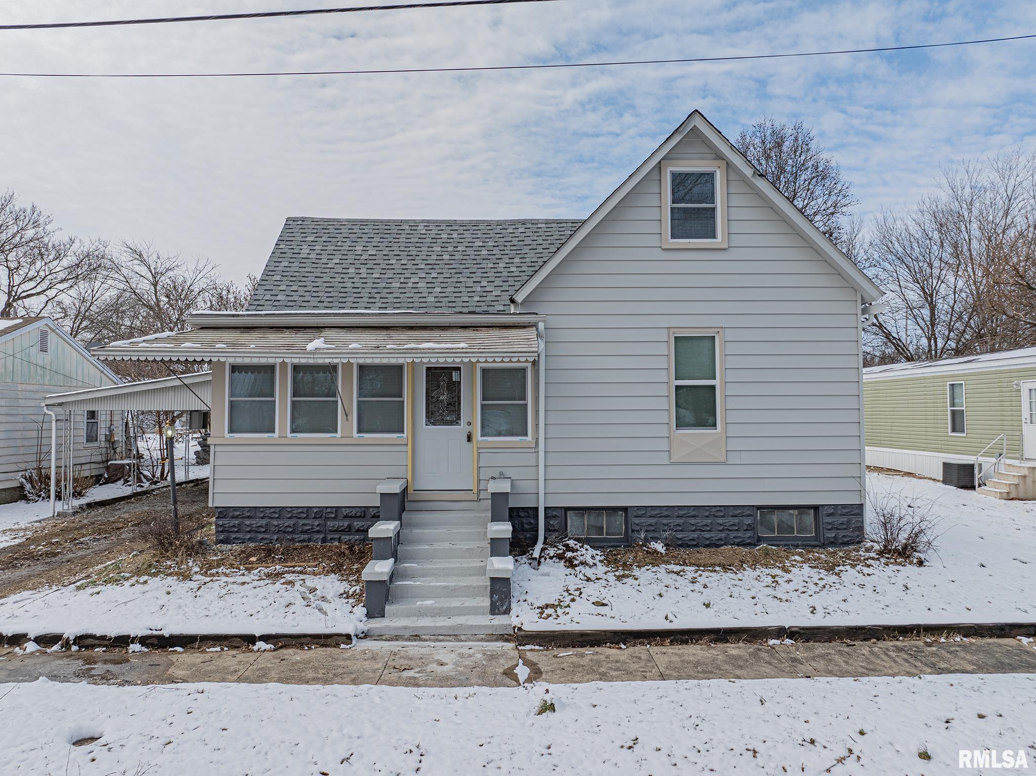 407 NW 6th Street, Fairfield, Illinois image 1