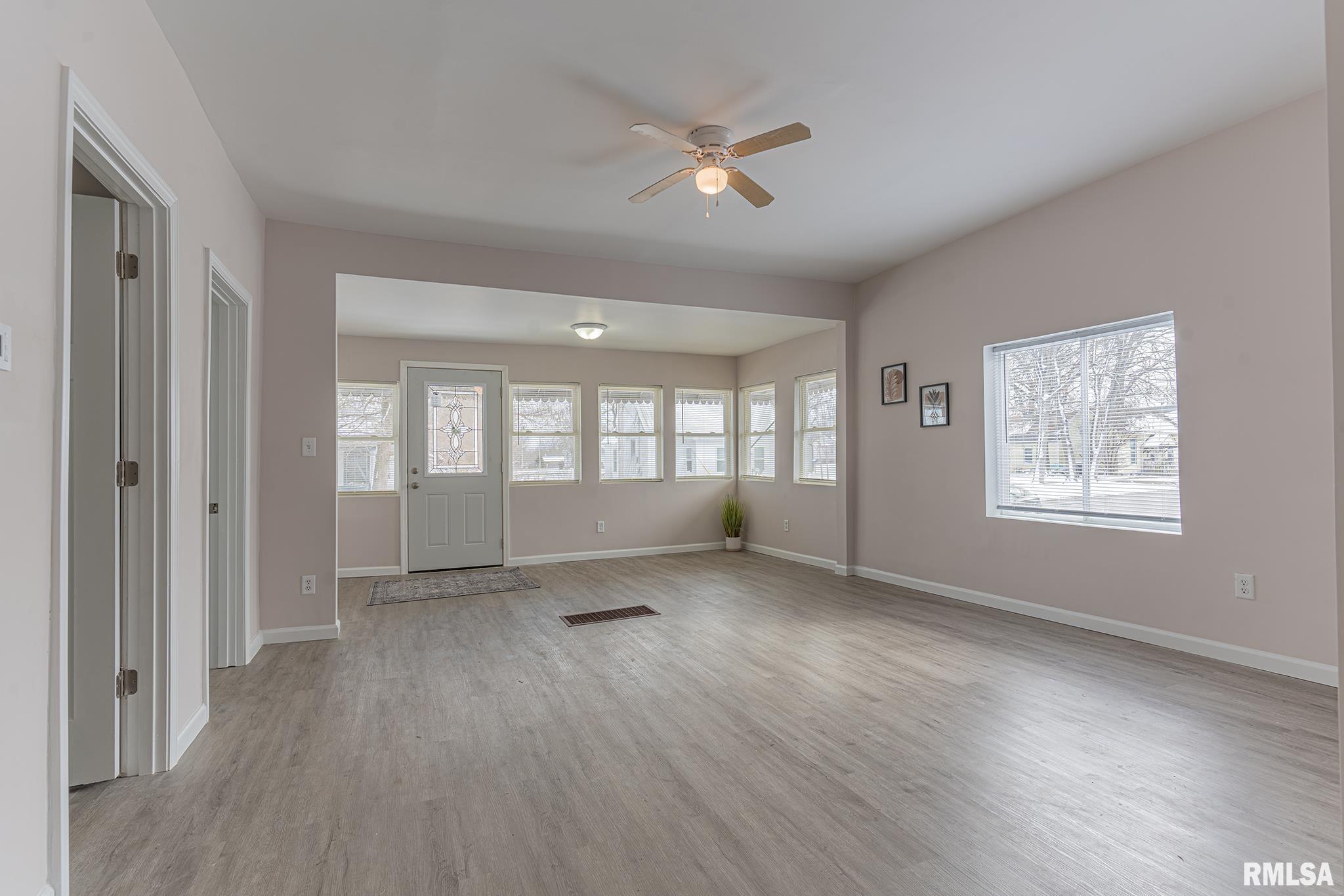 407 NW 6th Street, Fairfield, Illinois image 18