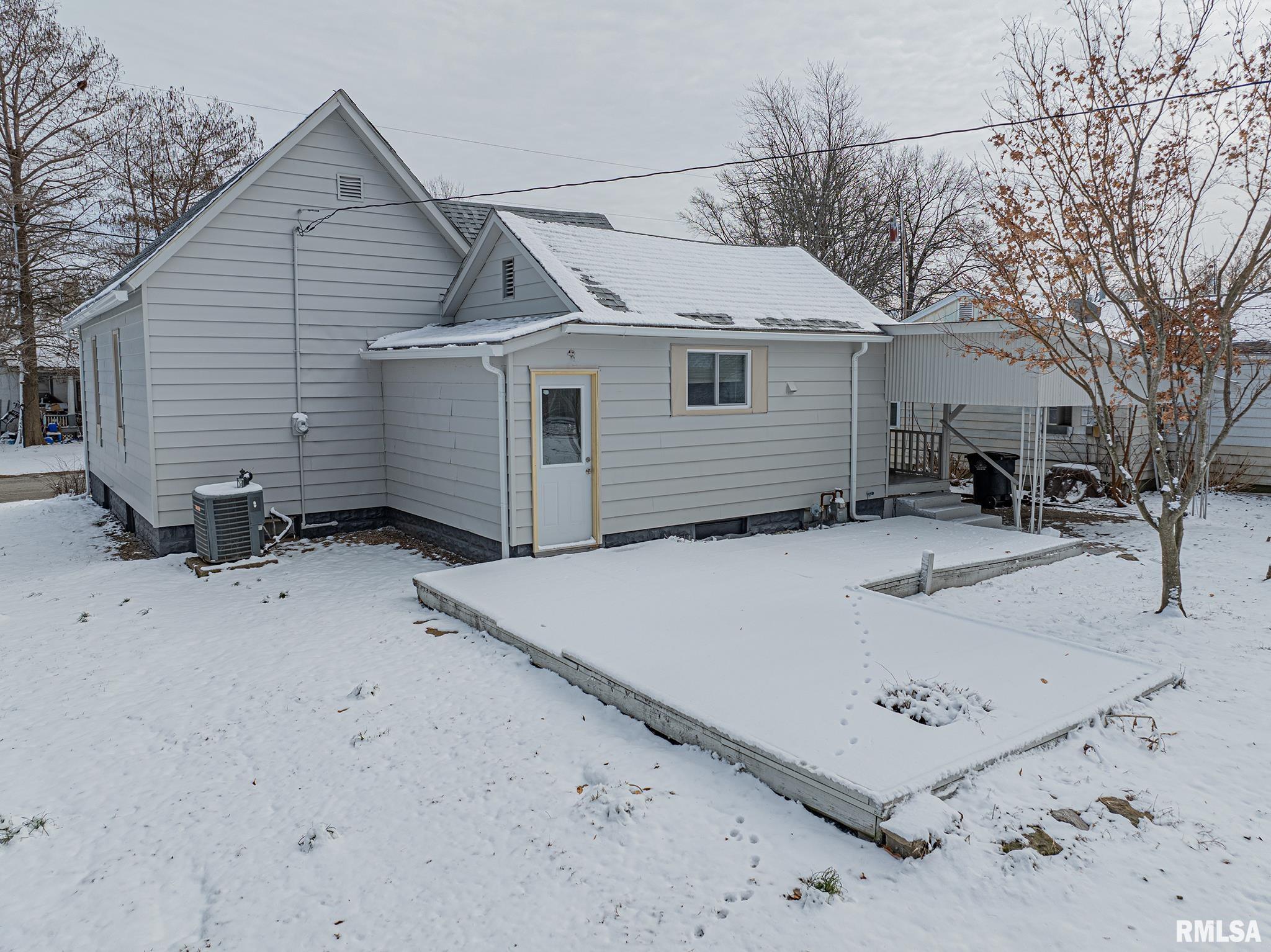 407 NW 6th Street, Fairfield, Illinois image 8