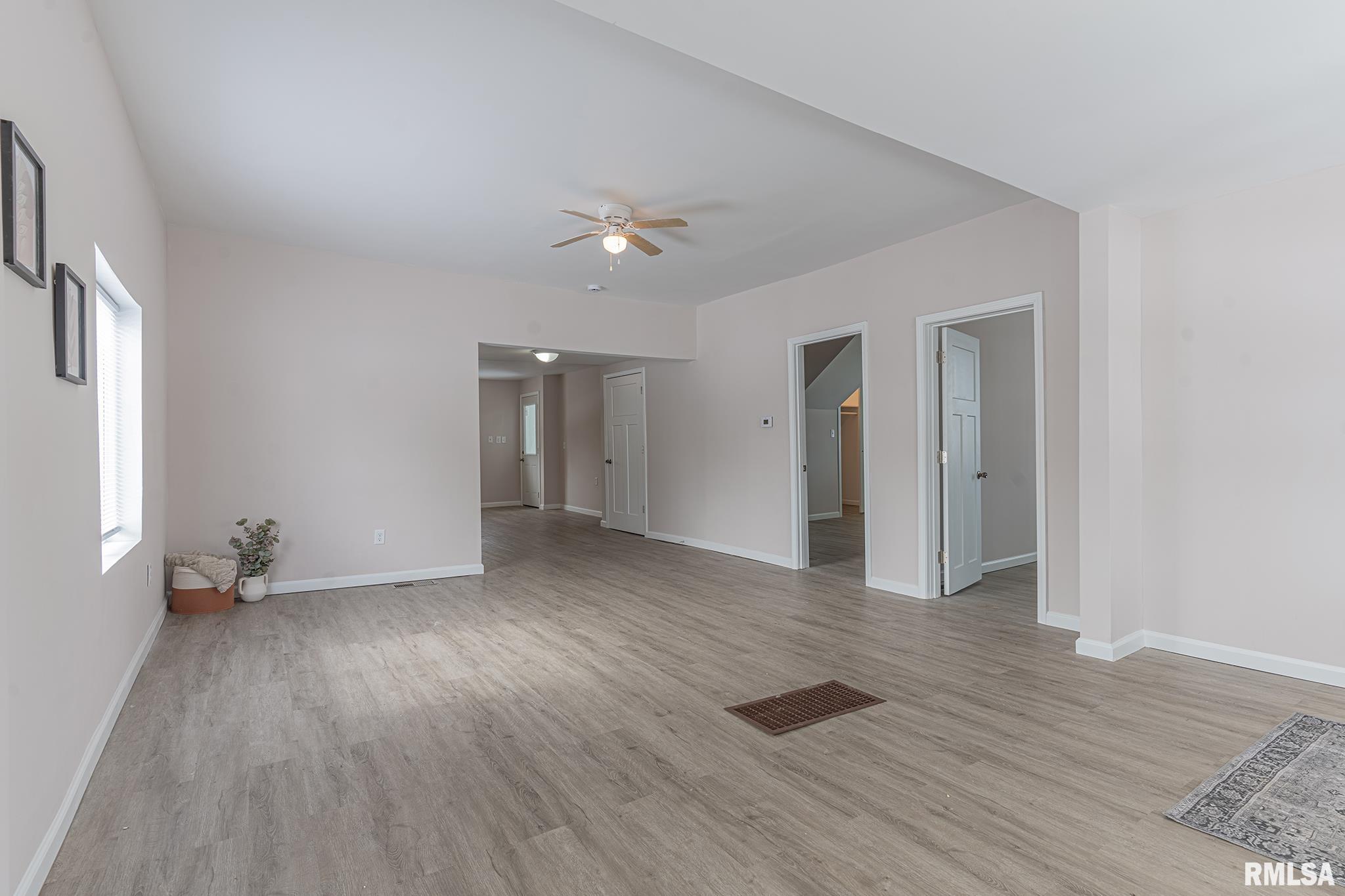 407 NW 6th Street, Fairfield, Illinois image 21