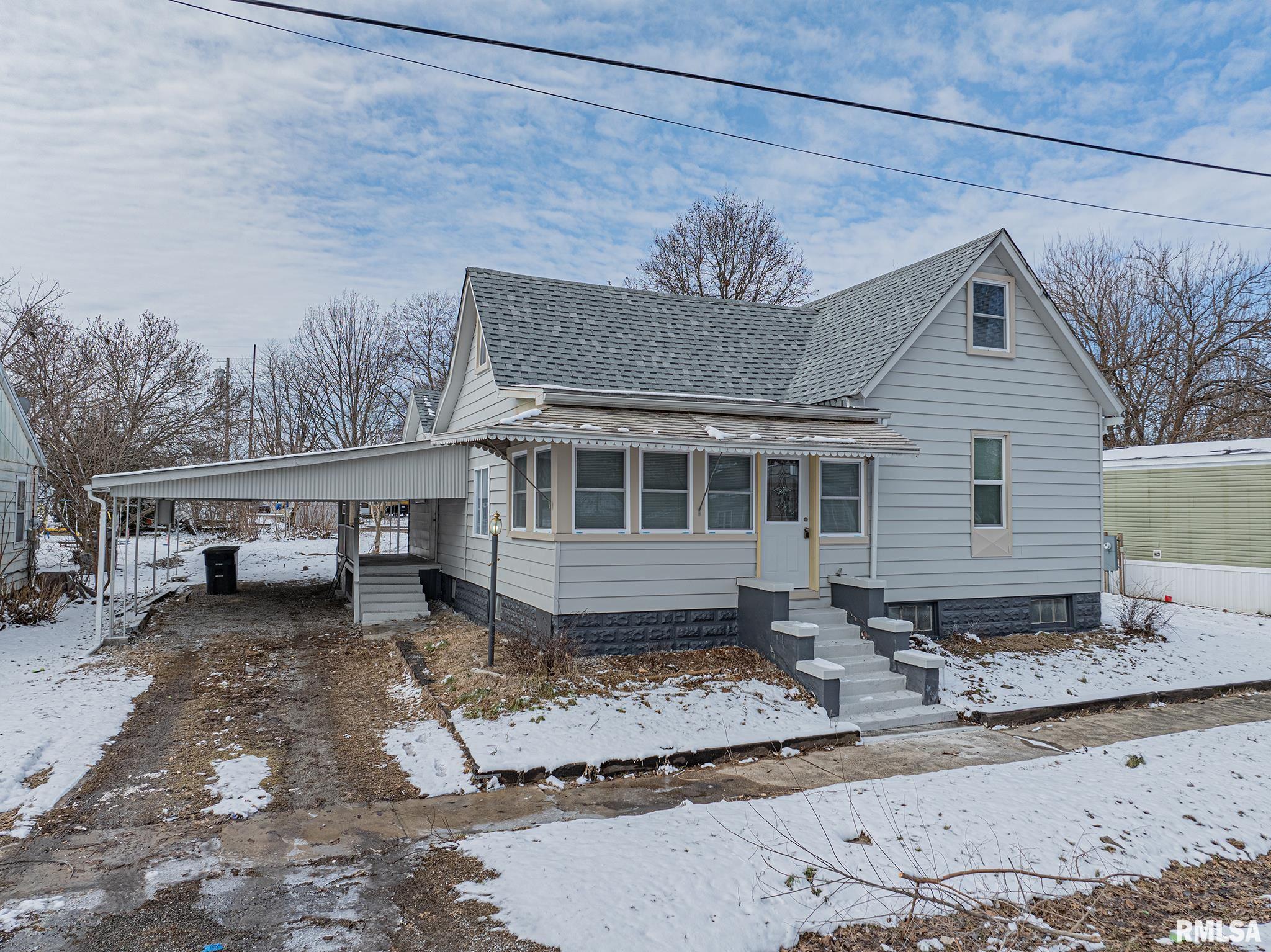 407 NW 6th Street, Fairfield, Illinois image 2