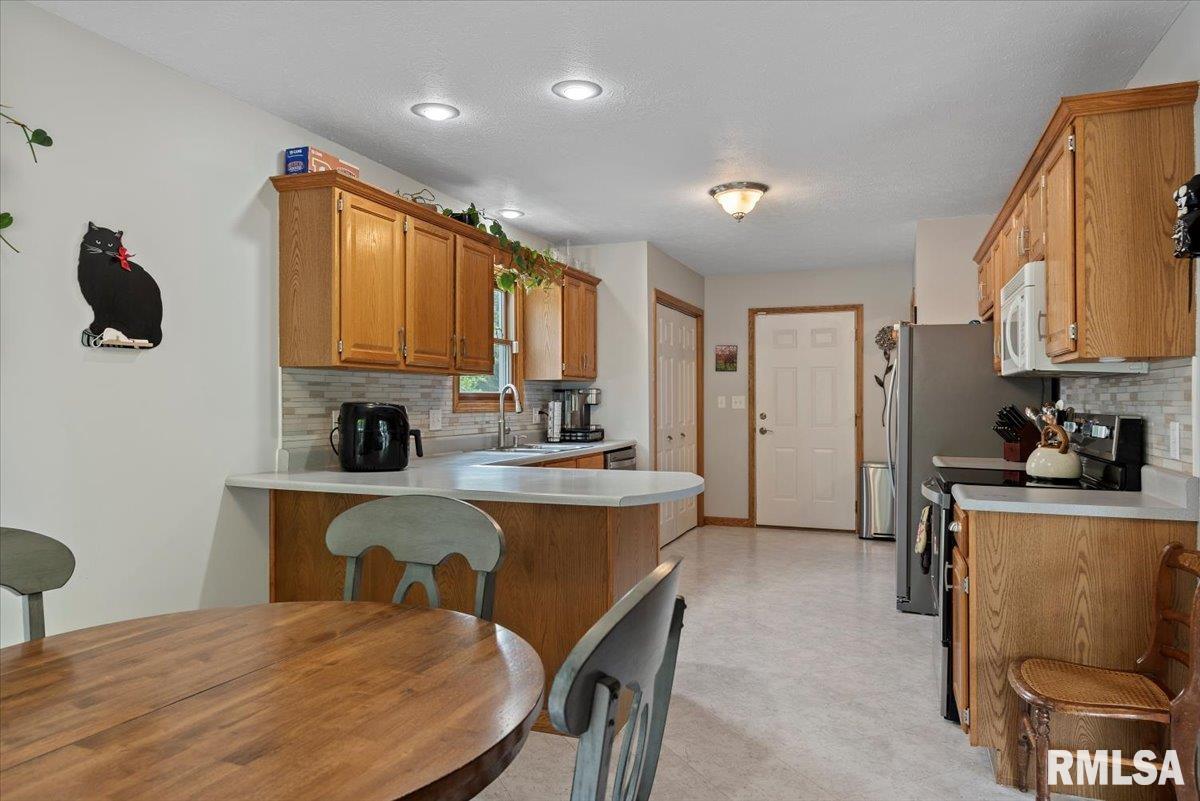 1215 Christopher Lane, Springfield, Illinois image 11
