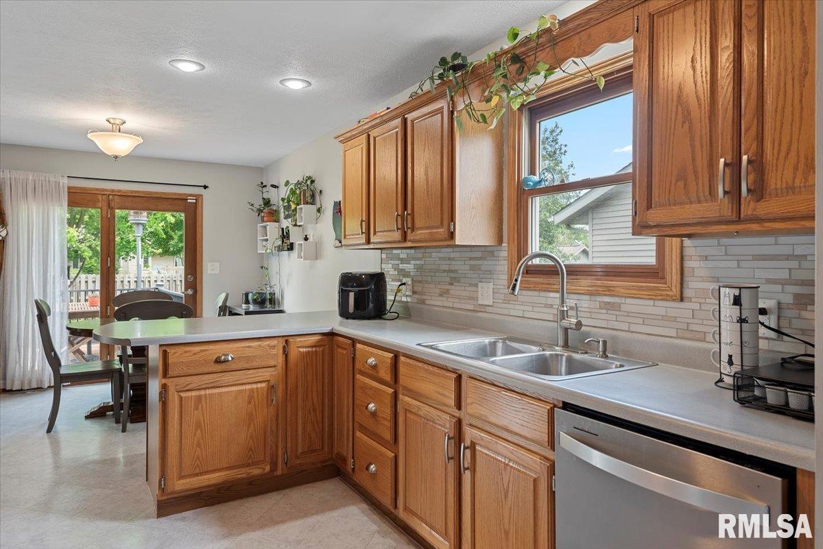 1215 Christopher Lane, Springfield, Illinois image 13