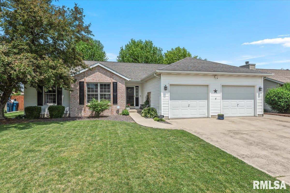 1215 Christopher Lane, Springfield, Illinois image 1
