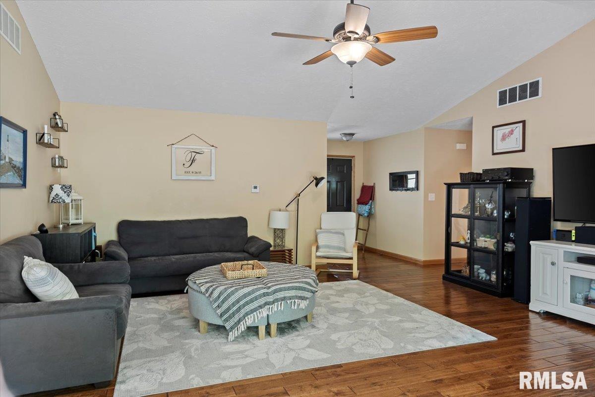 1215 Christopher Lane, Springfield, Illinois image 6