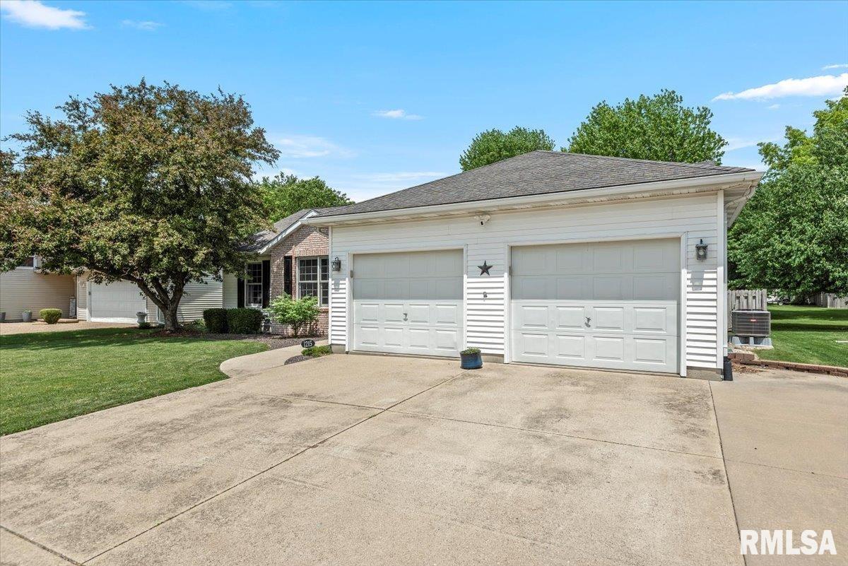 1215 Christopher Lane, Springfield, Illinois image 2