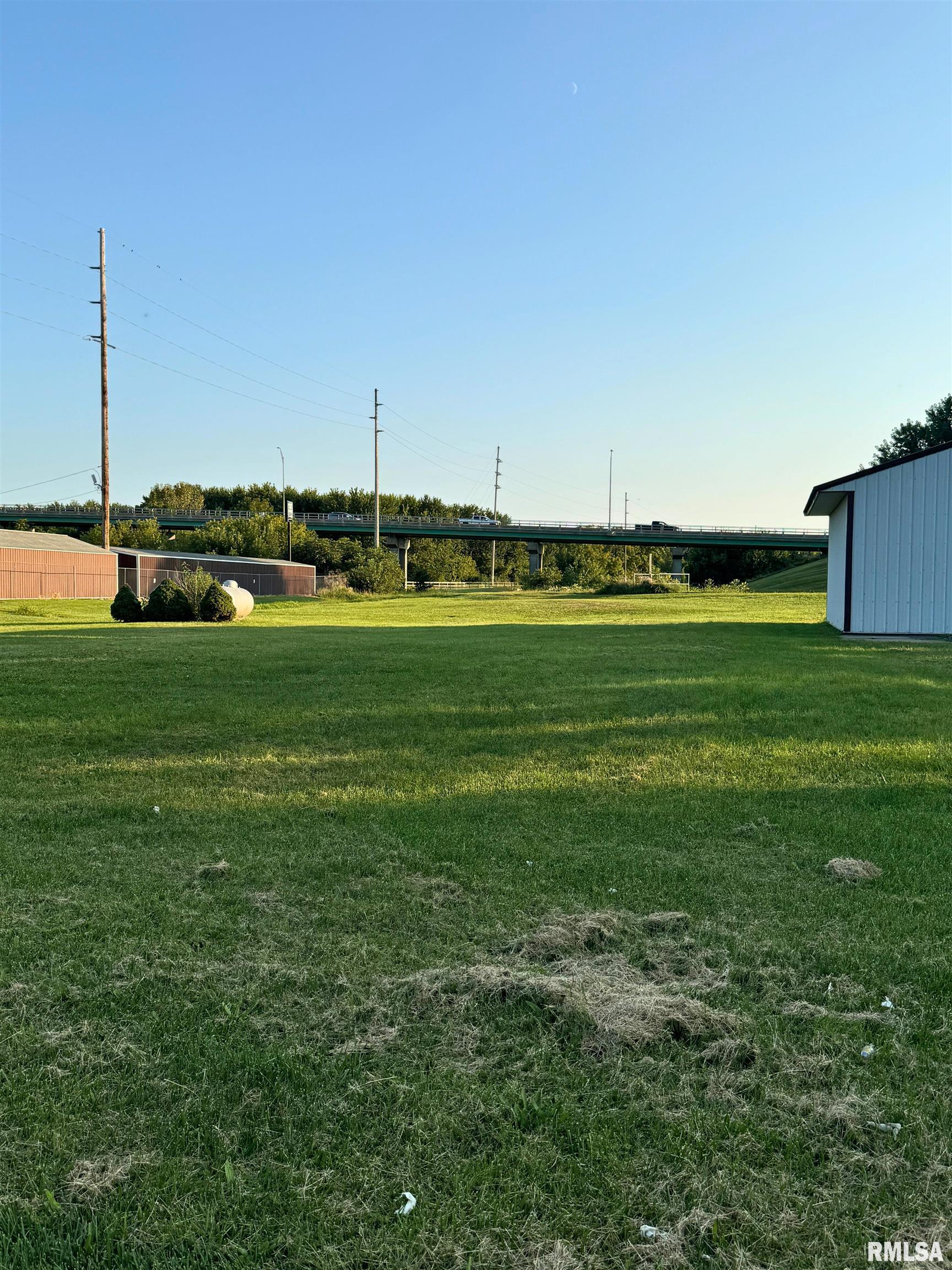 69 20th Avenue North, Clinton, Iowa image 3