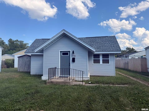 Homes For Sale - 2716 S Walnut Street<br/> Springfield, IL 62704