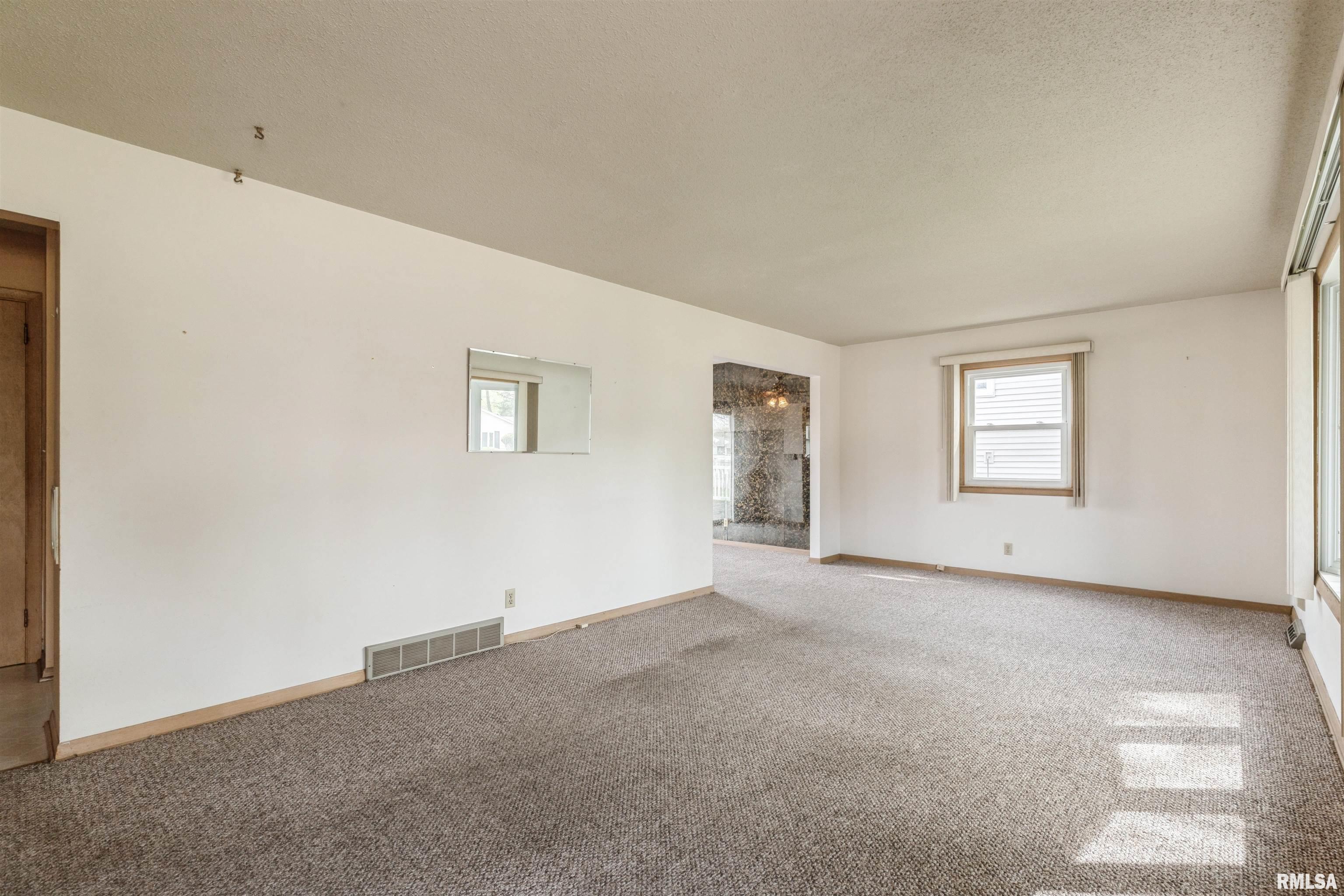 4733 20th Avenue, Moline, Illinois image 4