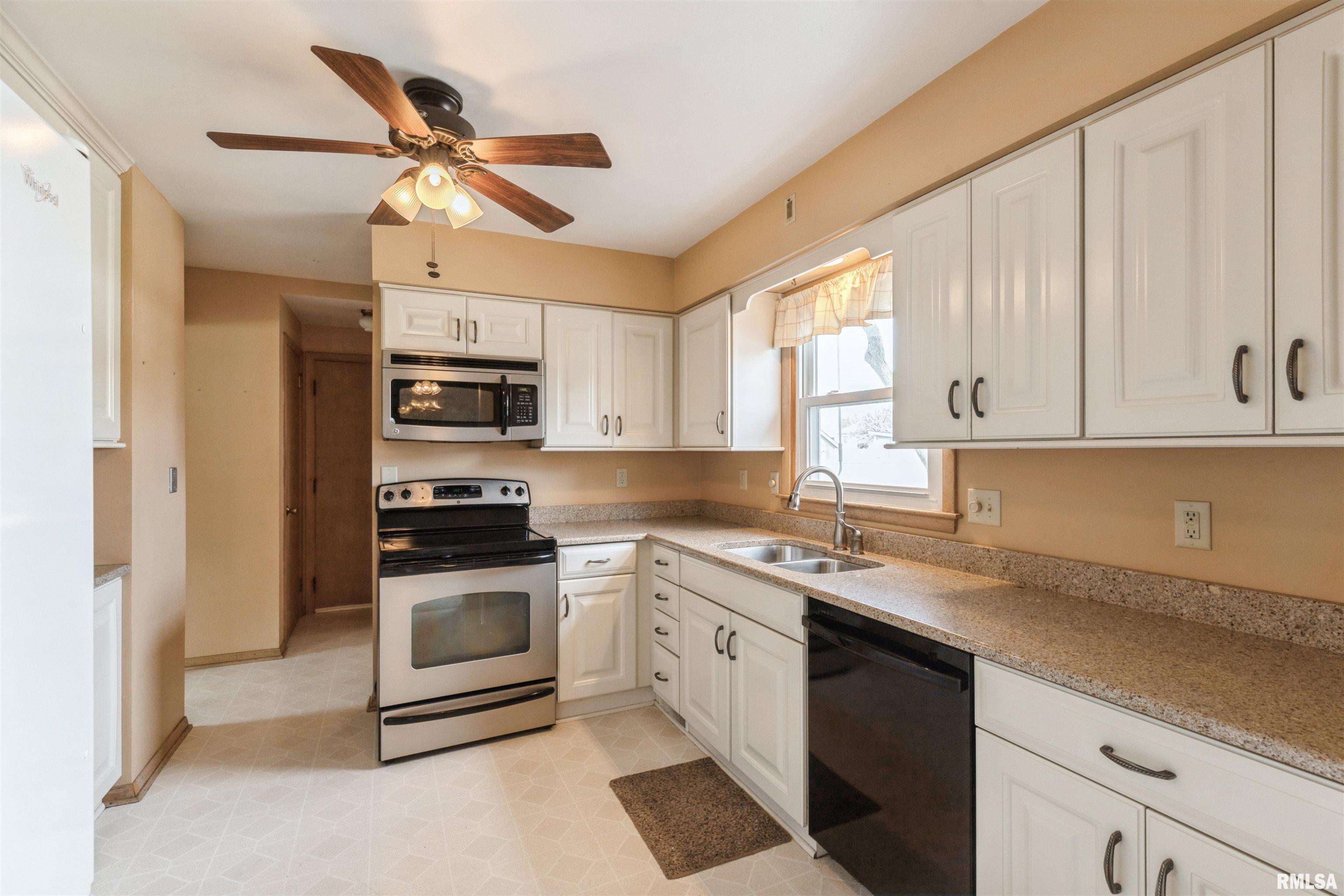4733 20th Avenue, Moline, Illinois image 10