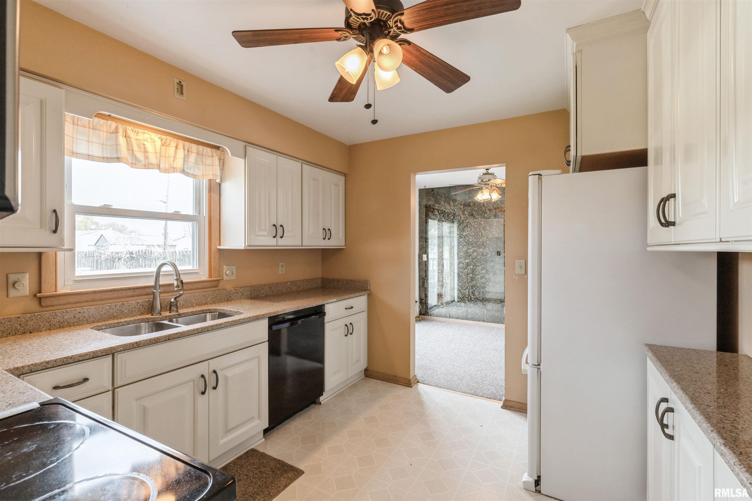 4733 20th Avenue, Moline, Illinois image 12