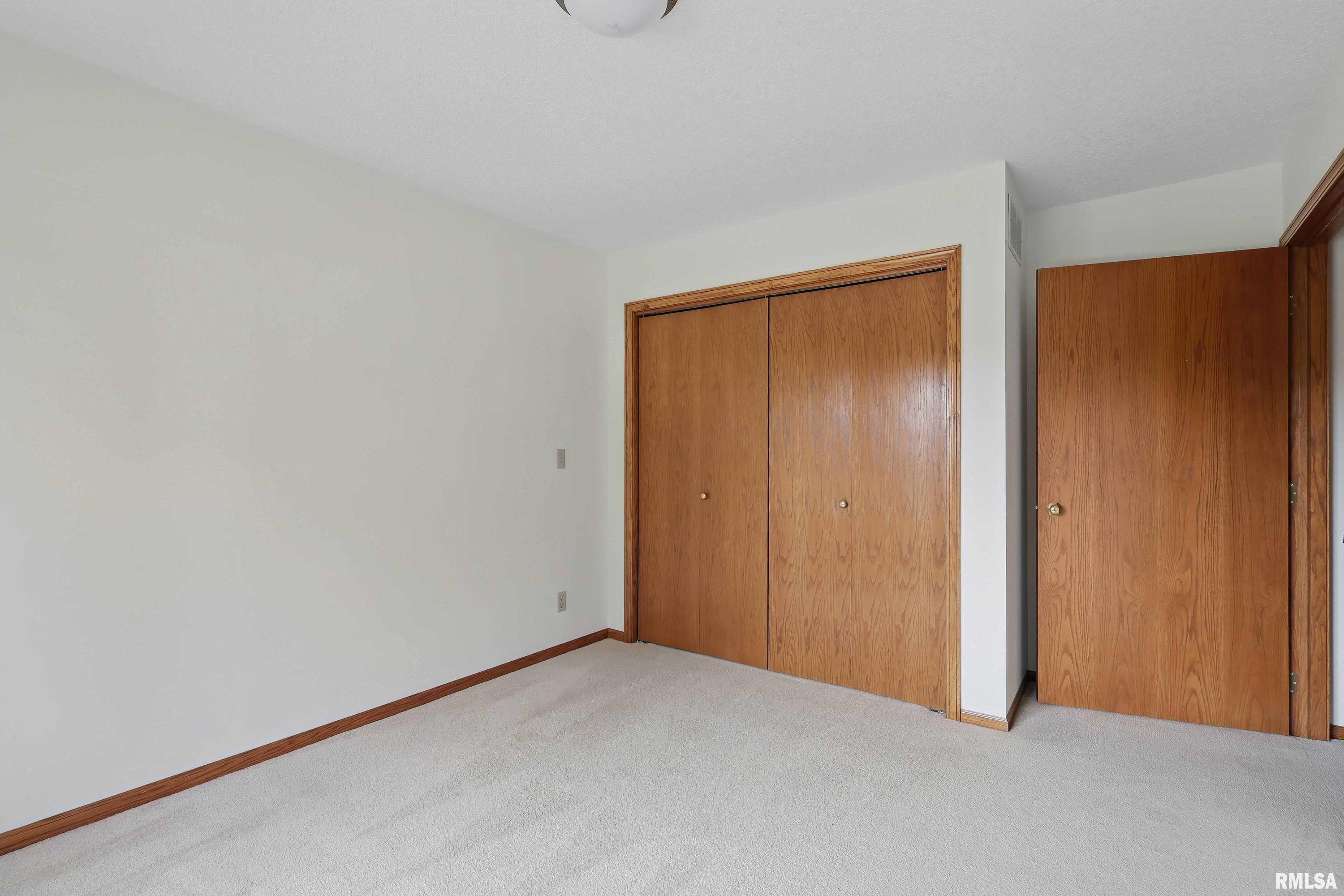 1 E Timberline Court, Blue Grass, Iowa image 35