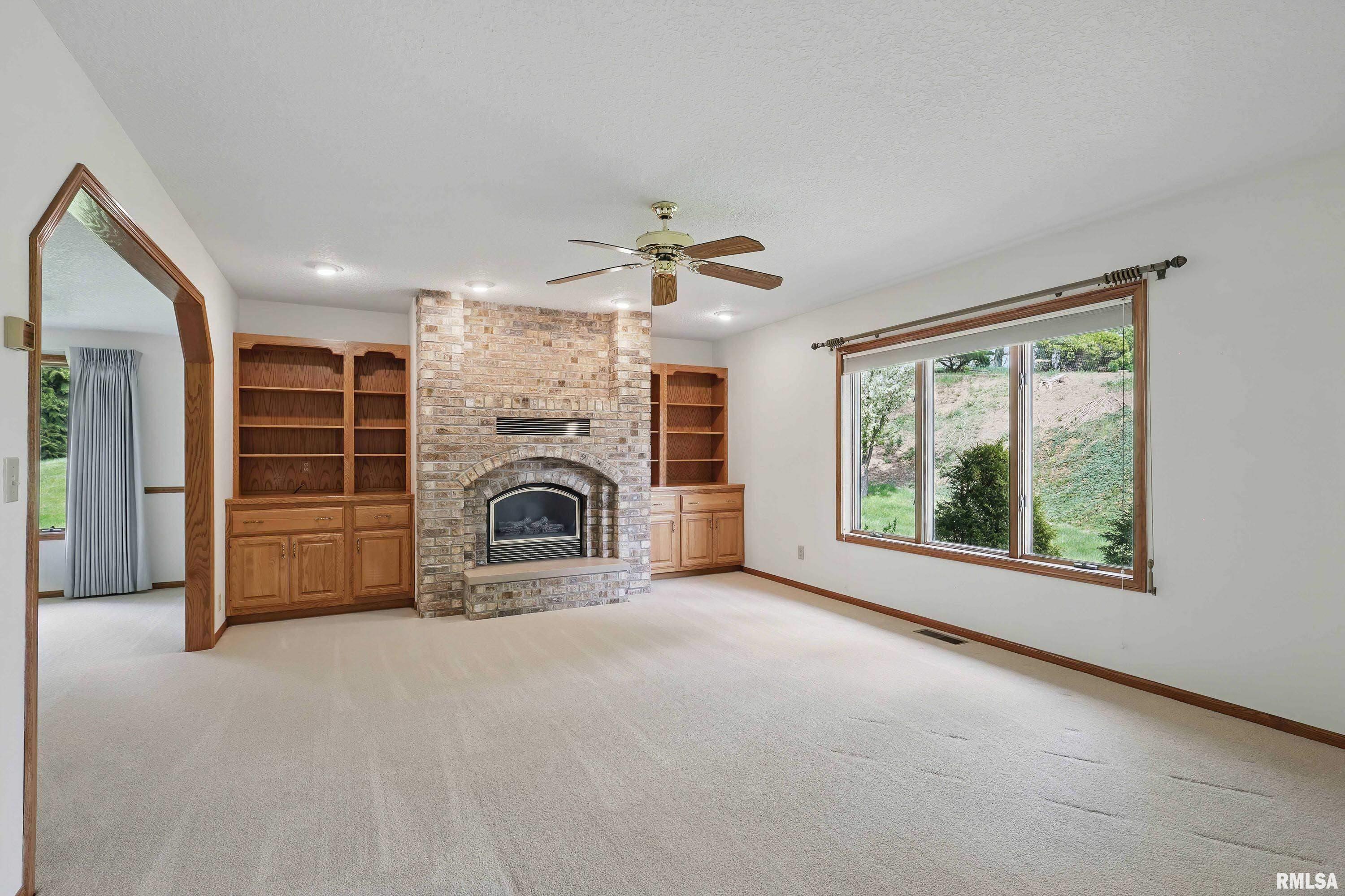 1 E Timberline Court, Blue Grass, Iowa image 13
