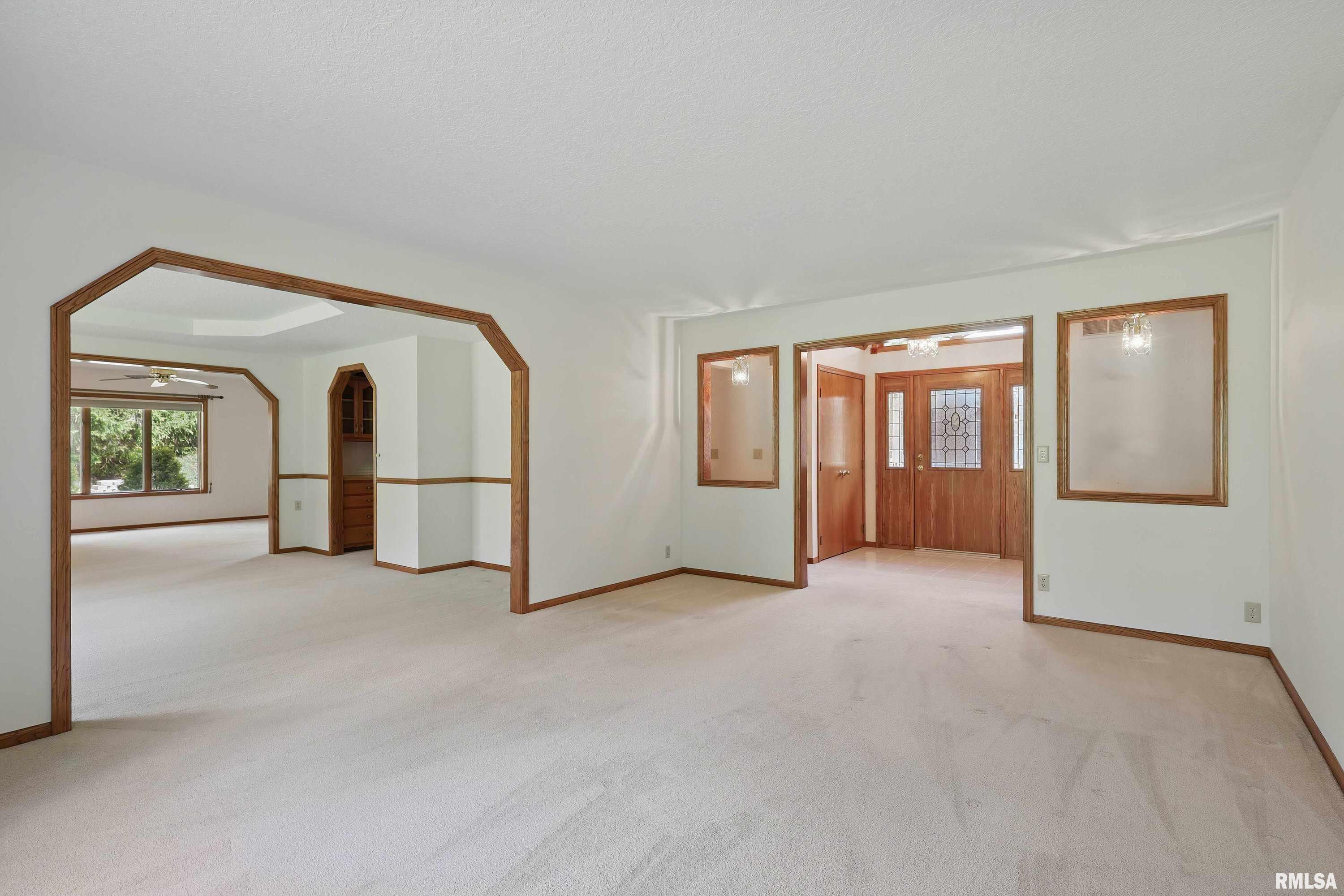 1 E Timberline Court, Blue Grass, Iowa image 11