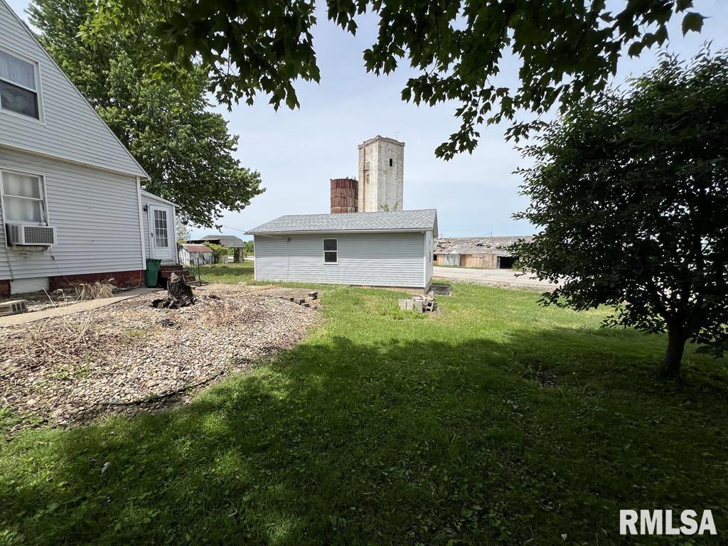 102 & 104 W 1st Street, Table Grove, Illinois image 4
