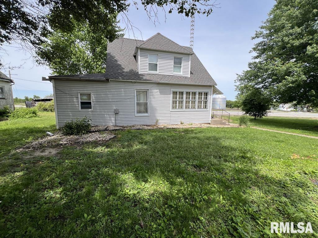 102 & 104 W 1st Street, Table Grove, Illinois image 2