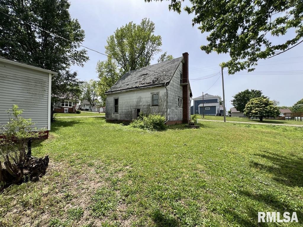 102 & 104 W 1st Street, Table Grove, Illinois image 6