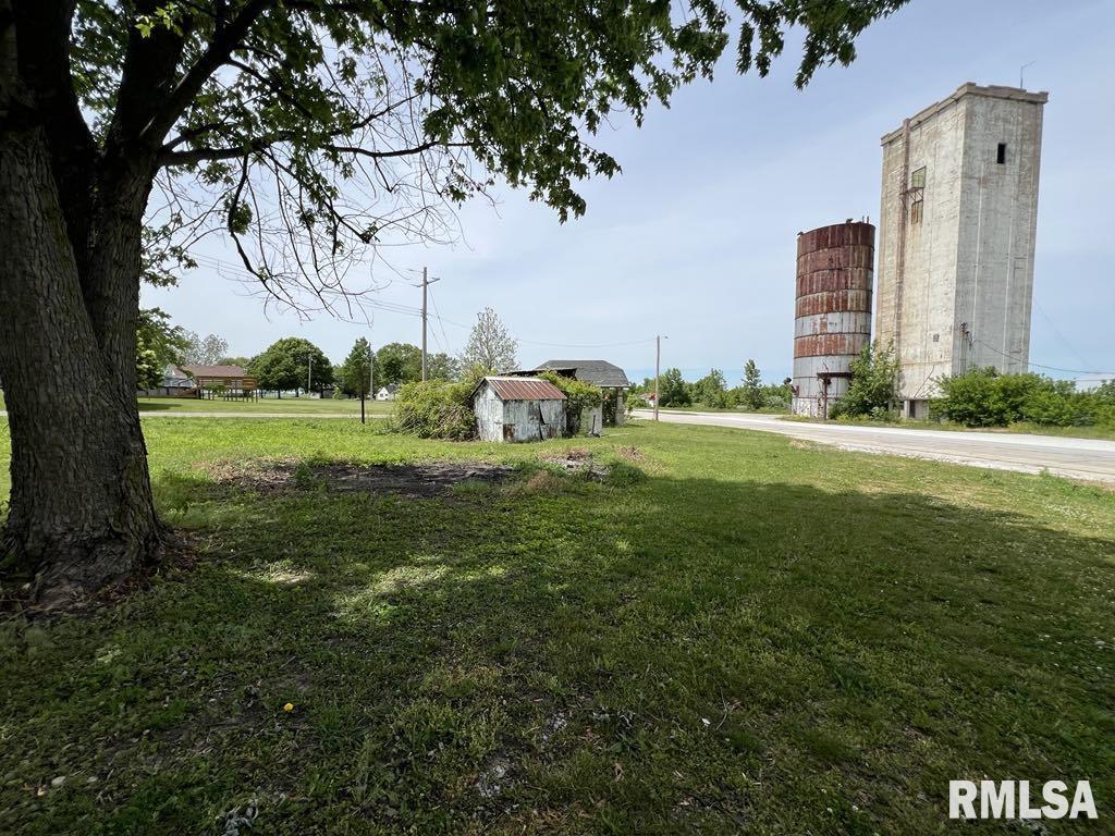 102 & 104 W 1st Street, Table Grove, Illinois image 7