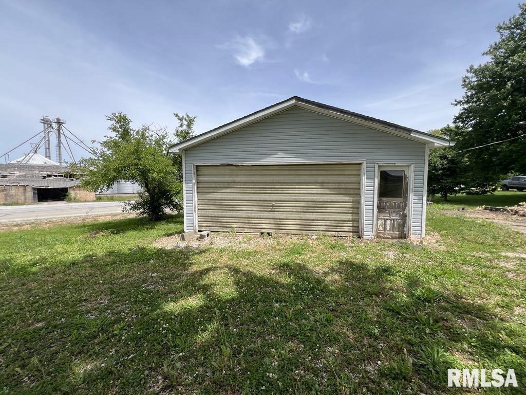 102 & 104 W 1st Street, Table Grove, Illinois image 5
