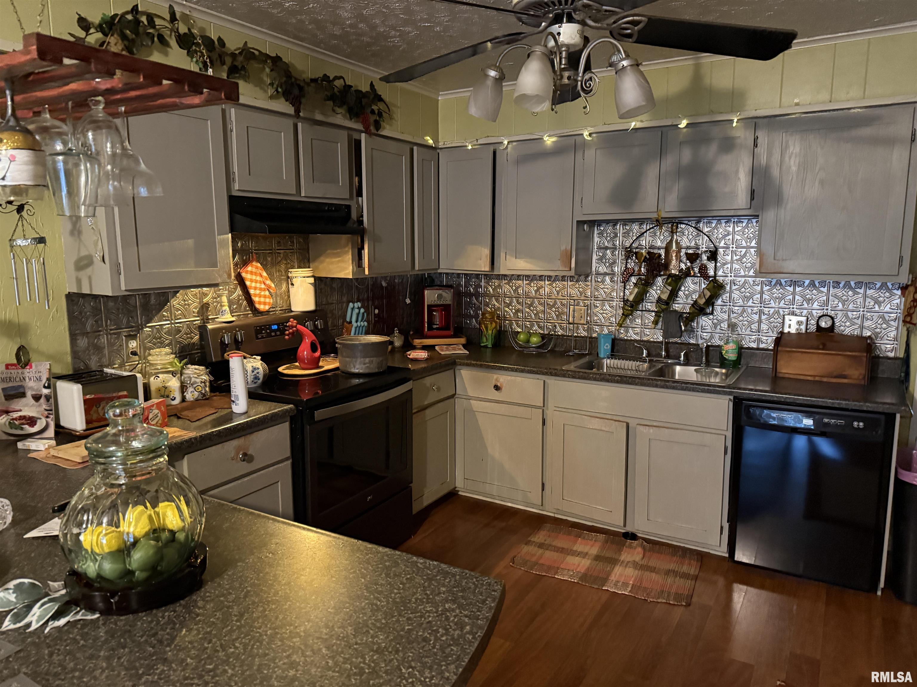604 Timothy Lane, Carterville, Illinois image 3