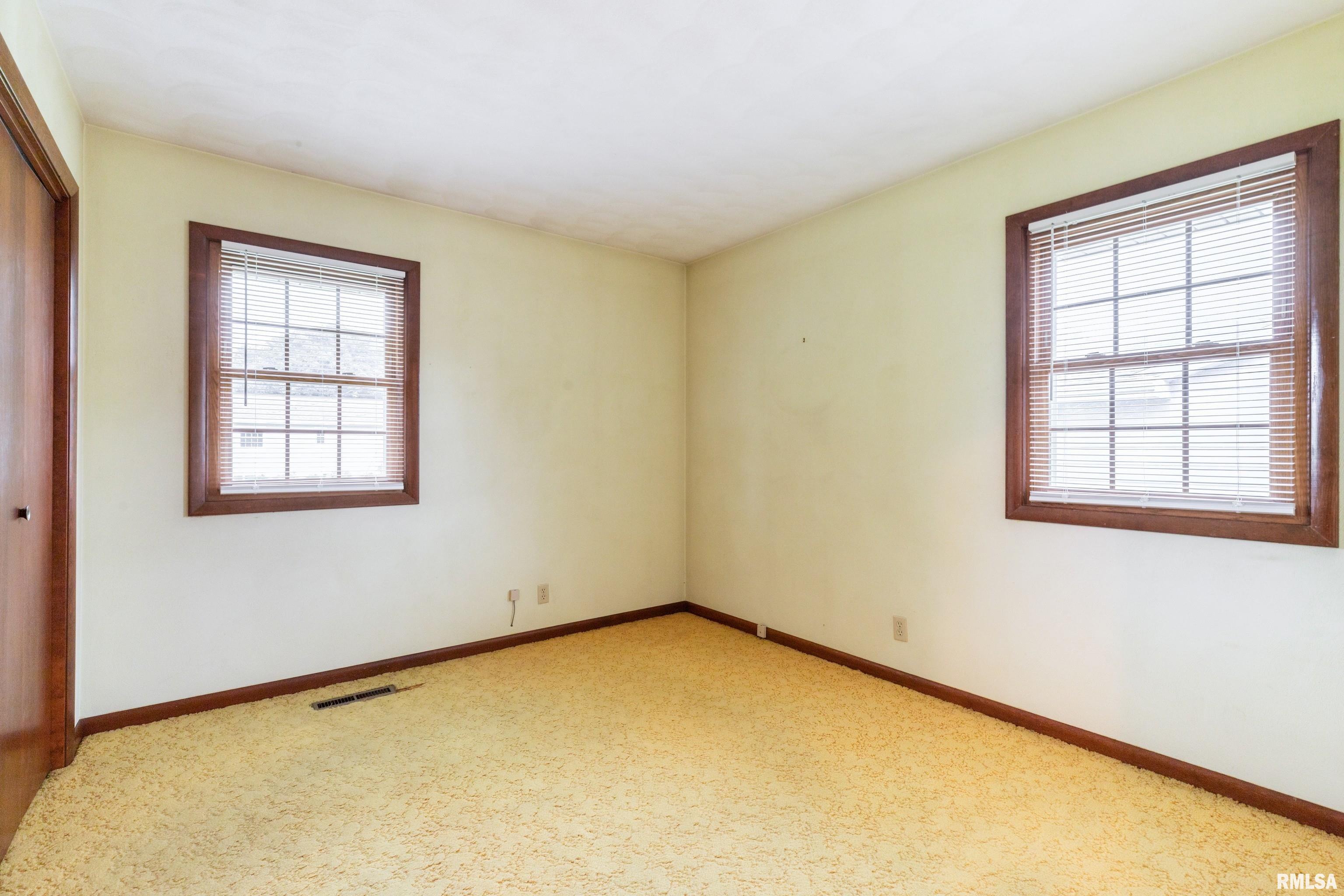 109 12th Avenue, De Witt, Iowa image 11