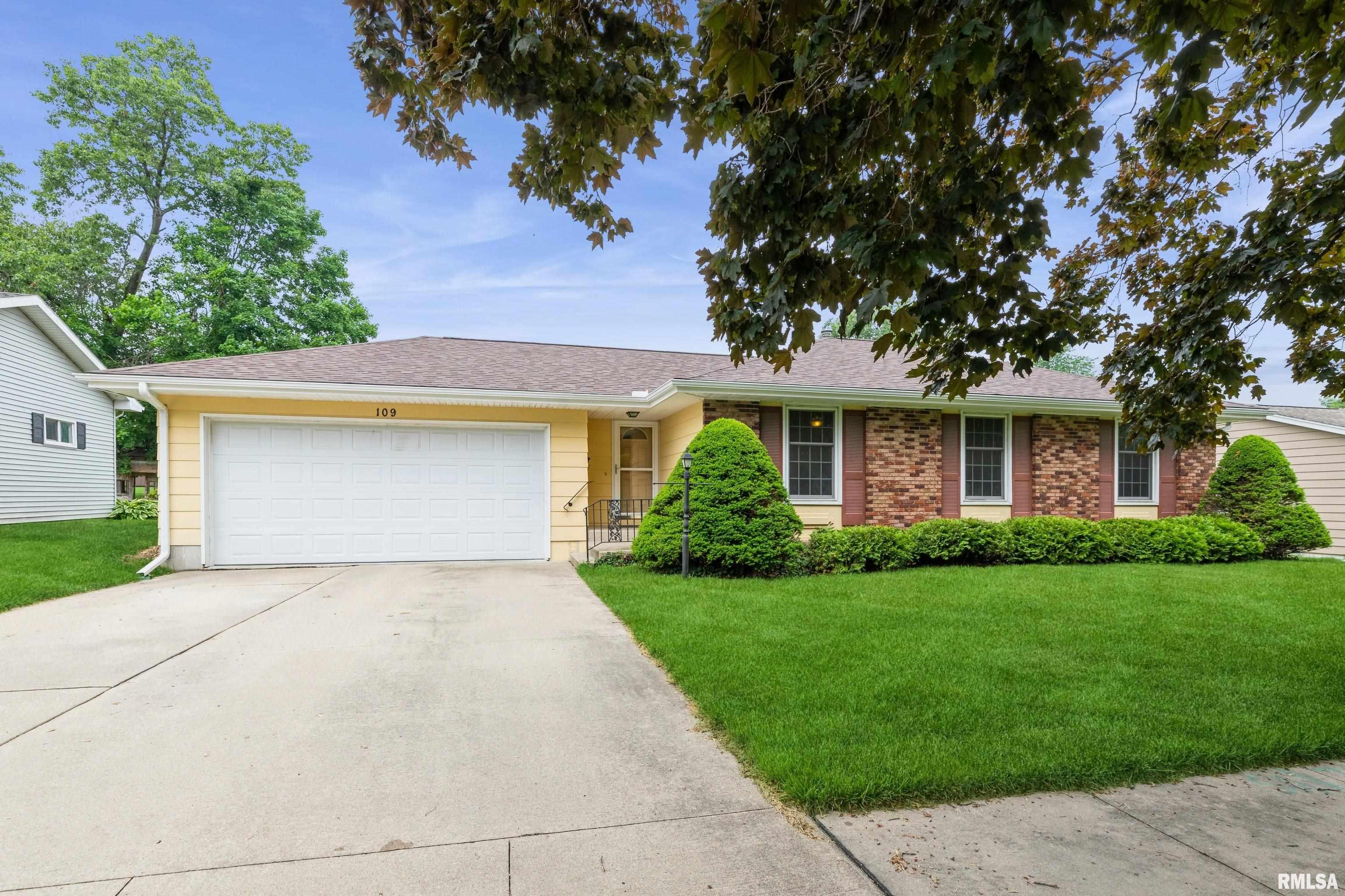 109 12th Avenue, De Witt, Iowa image 1