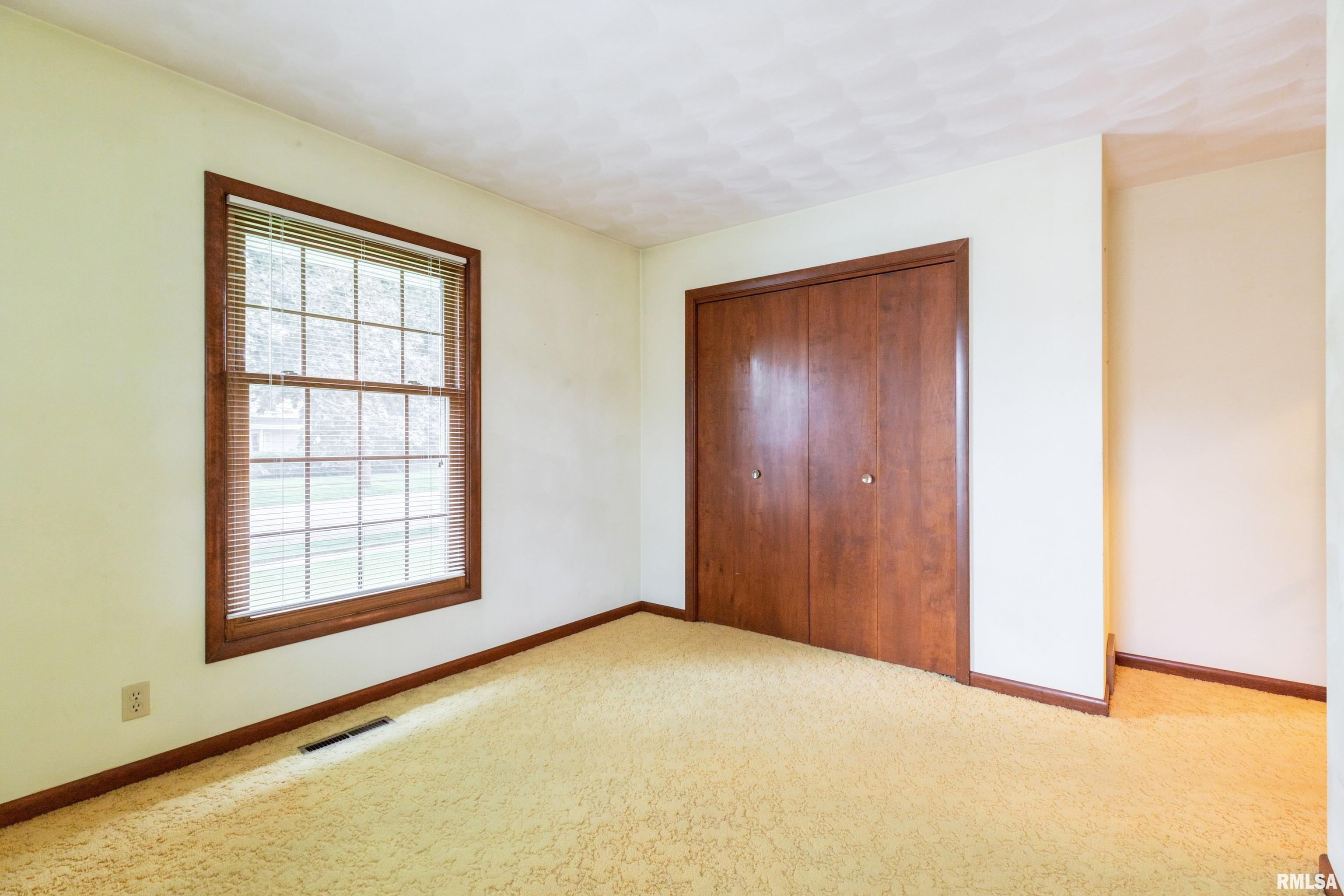 109 12th Avenue, De Witt, Iowa image 10
