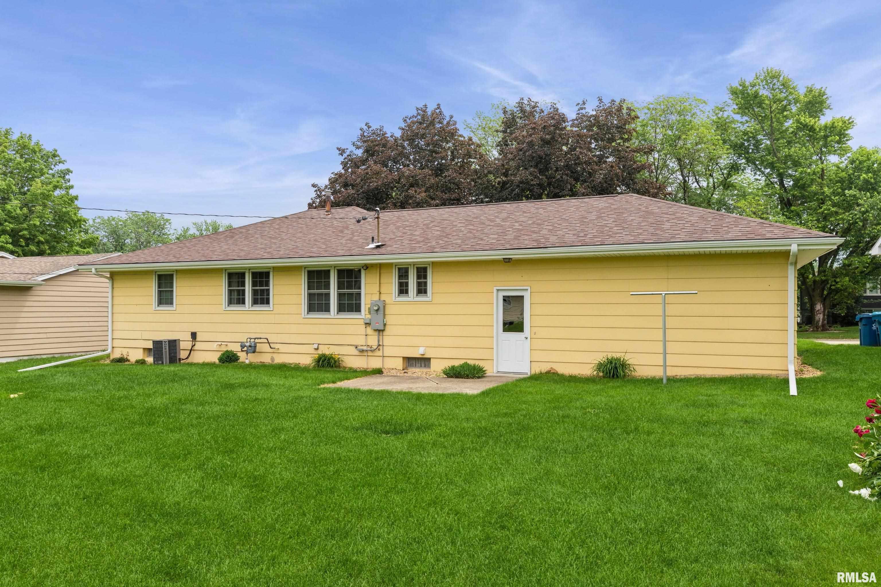 109 12th Avenue, De Witt, Iowa image 2